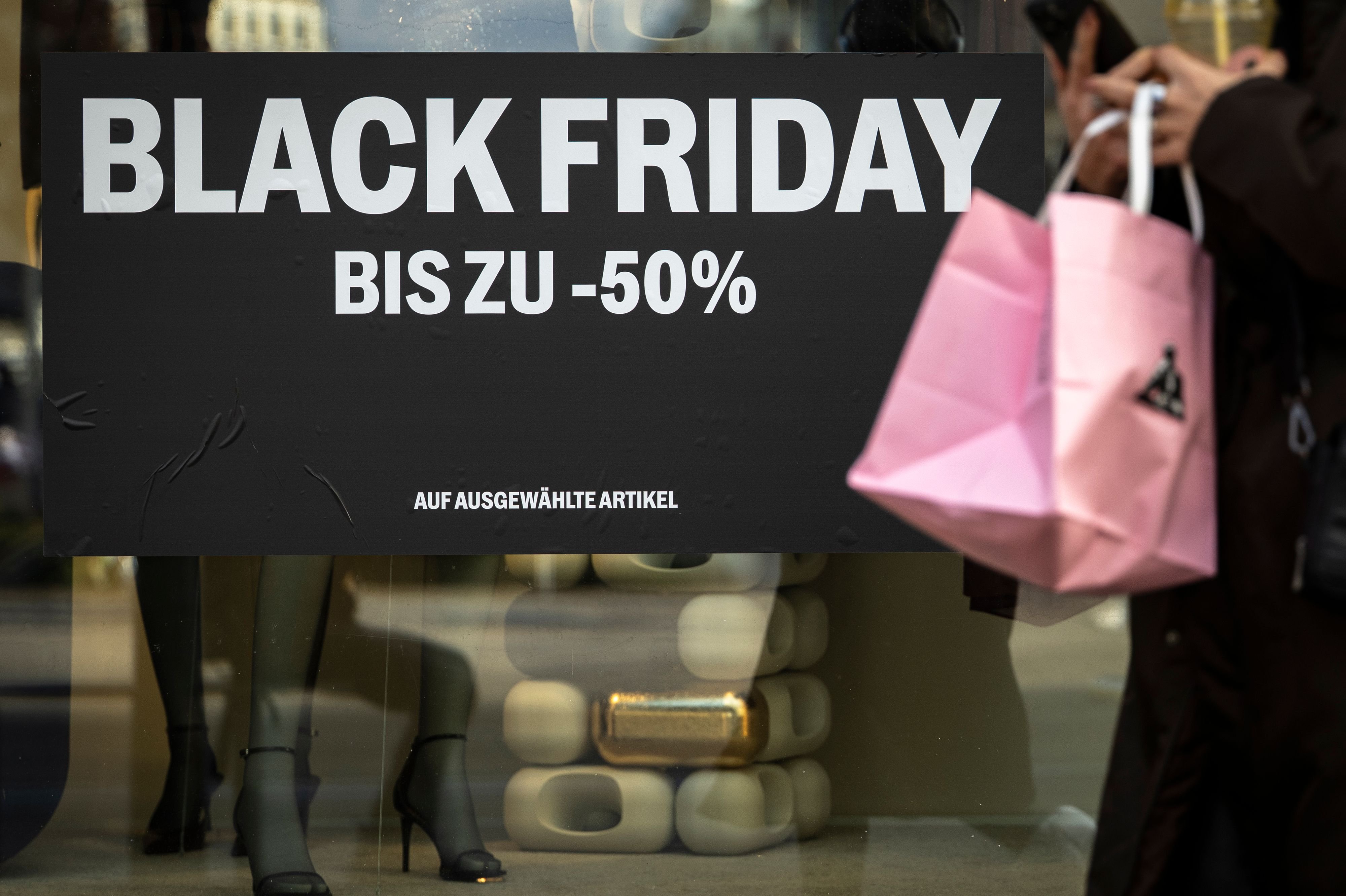 bye-bye-black-friday-hype-so-denken-shoppende-in-der-schweiz-ber-die-importierte-rabattschlacht-aus-den-usa