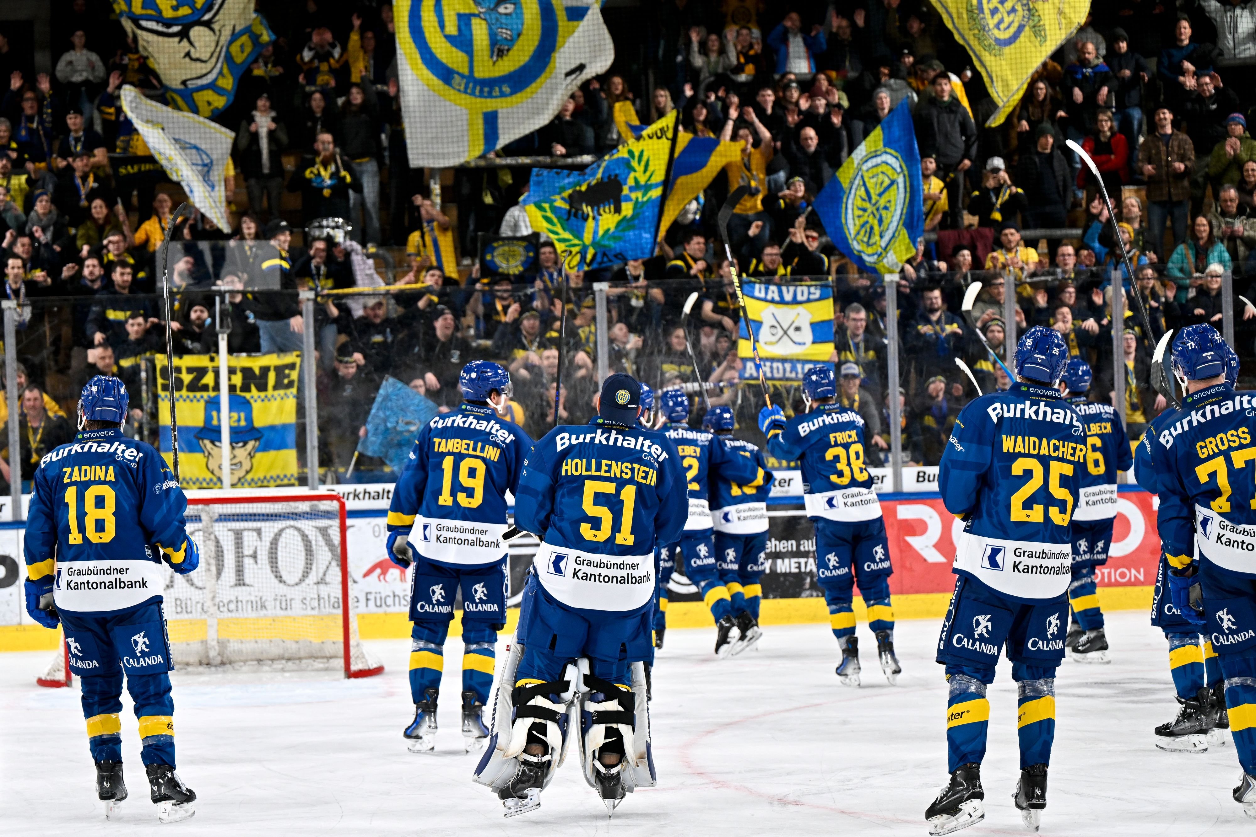 Besser-als-zu-Arno-Del-Curtos-besten-Zeiten-Warum-der-HC-Davos-die-Liga-dominiert-und-Meister-werden-kann