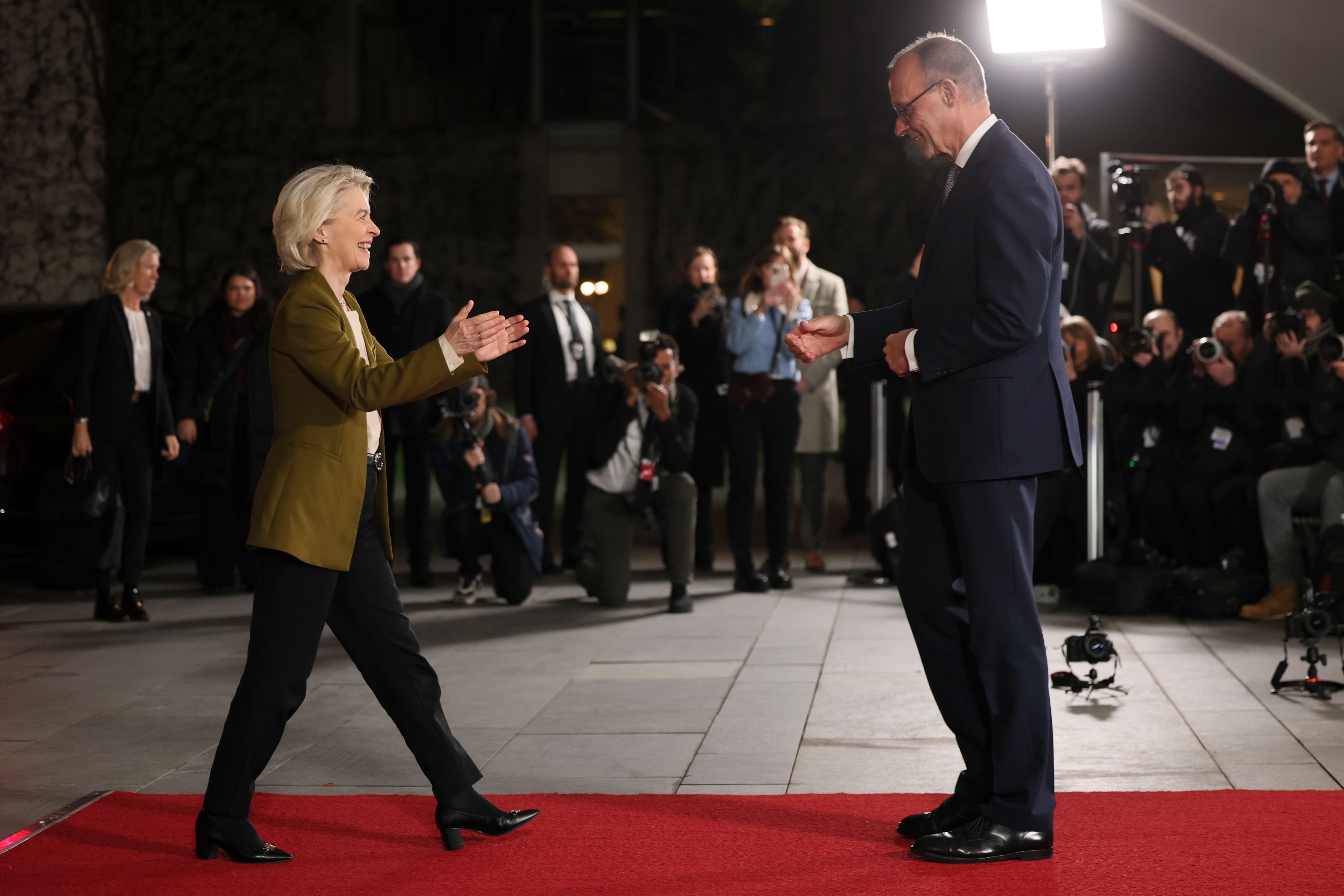 Der-Druck-ist-riesig-die-Absturzgefahr-ebenso-Drei-Szenarien-zum-wichtigsten-EU-Gipfel-seit-der-Euro-Krise