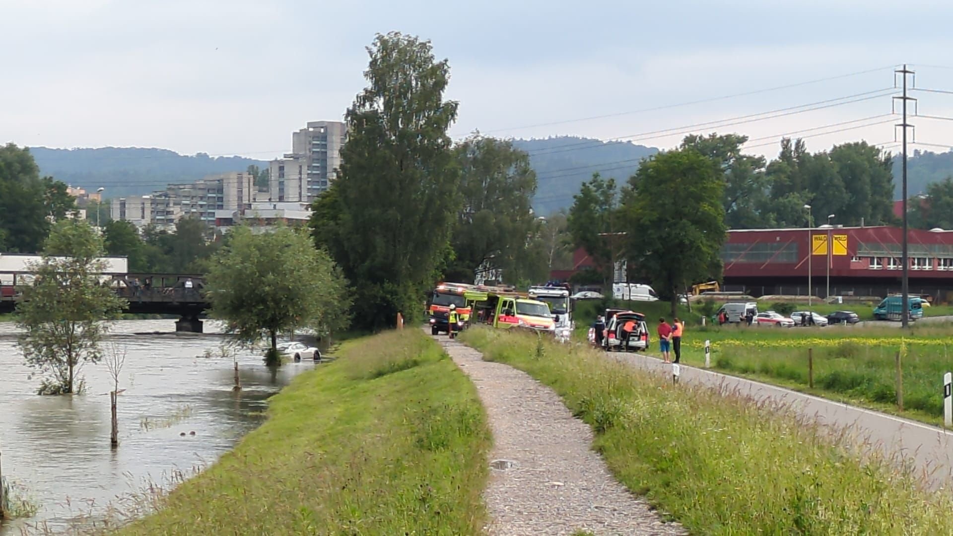 23-J-hriger-landete-mit-gemietetem-Porsche-in-der-Limmat-so-kam-es-dazu