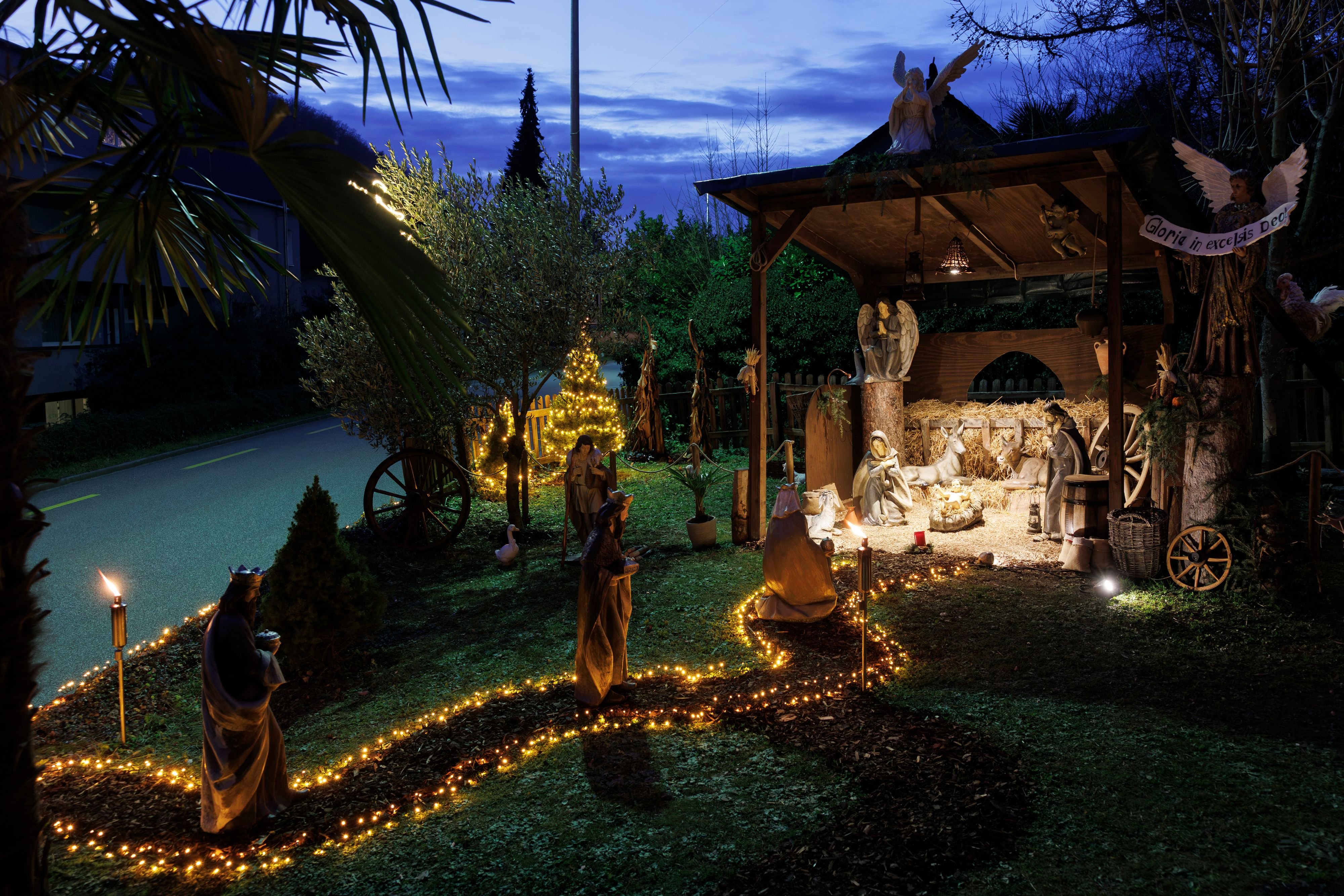 Diese-Weihnachtskrippe-zieht-Menschen-aus-der-ganzen-Region-an-dieses-Jahr-vielleicht-zum-letzten-Mal