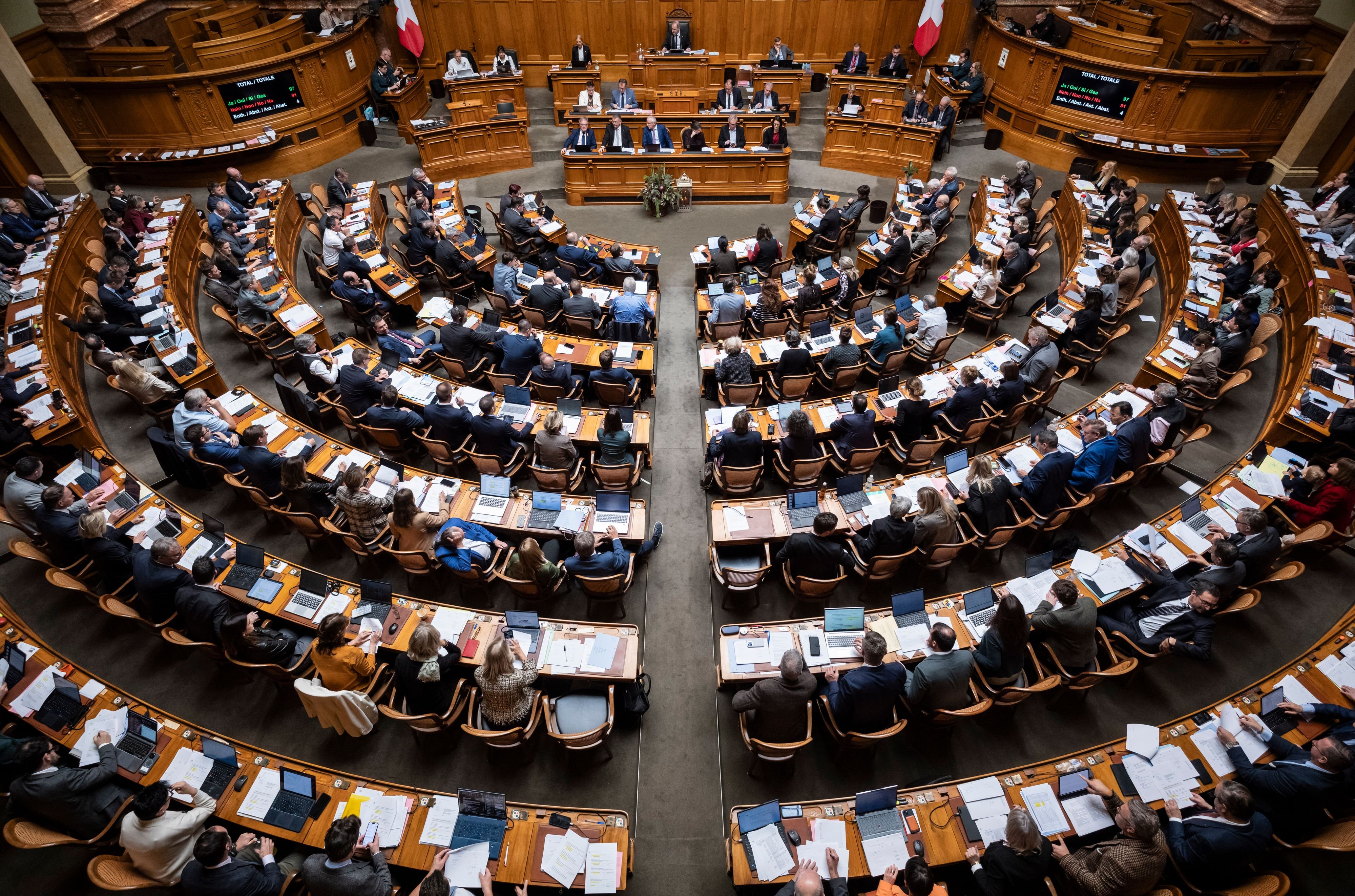 Kommissionspr-sidien-Diese-Ostschweizerinnen-und-Ostschweizer-steigen-in-Bundesbern-auf