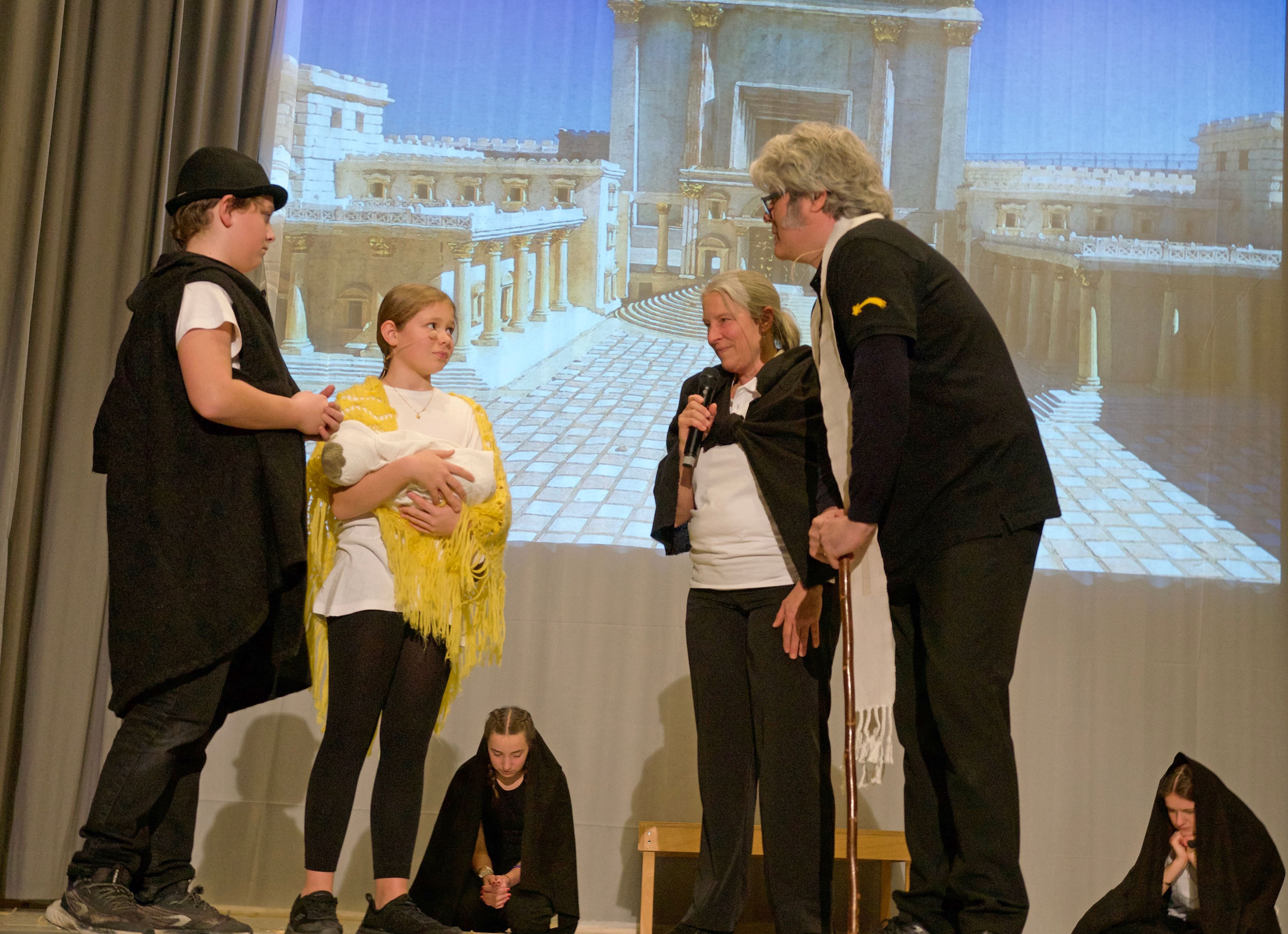 Das-Weihnachtsprojekt-mit-allen-Generationen-ber-hrte