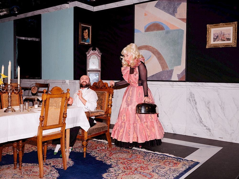 Feuerwerk-ein-letztes-Mal-Tanzen-im-Mascotte-und-eine-spezielle-Neuauflage-von-Dinner-for-One-Das-erwartet-Sie-an-Silvester