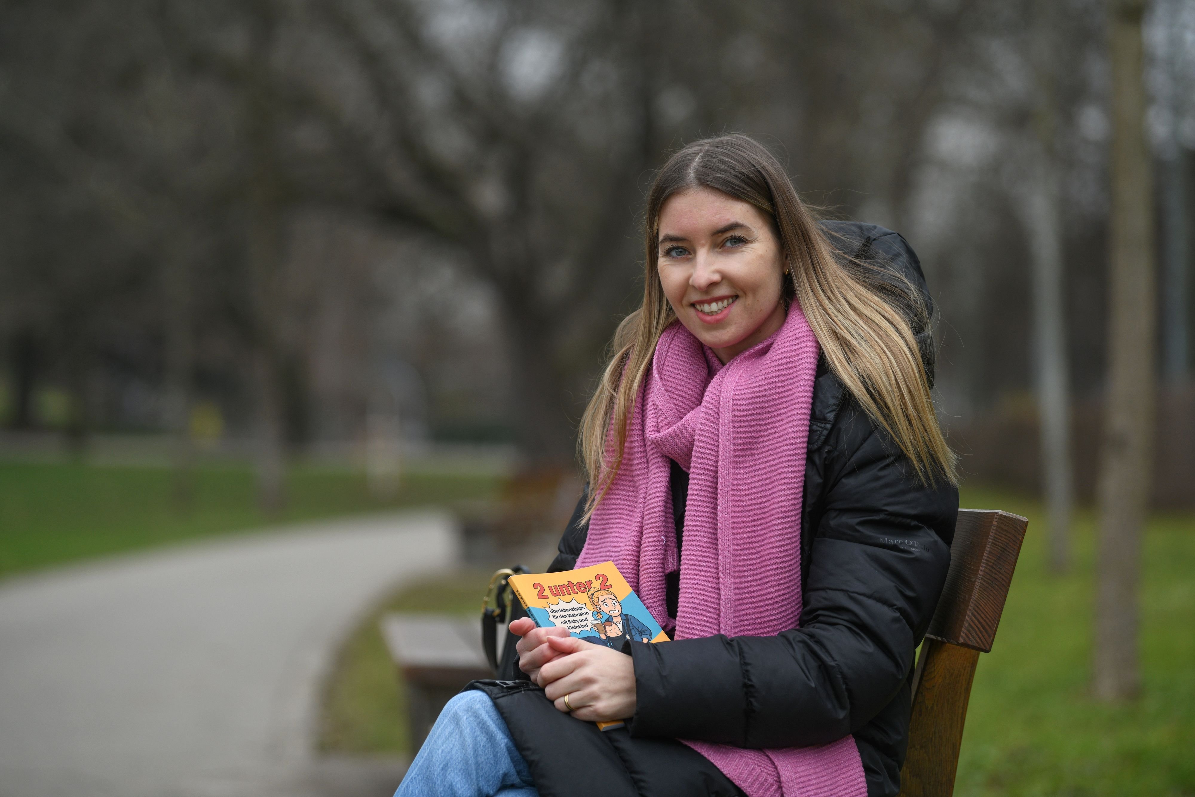 -Bei-den-Kindern-komme-ich-mit-Humor-besser-durch-Influencer-Mama-Celina-Mannino-und-ihr-Buch-2-unter-2-