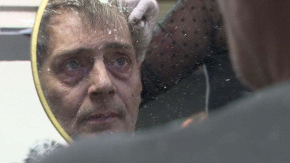 Mehr-als-nur-ein-Haarschnitt-Weihnachtsaktion-schenkt-Selbstvertrauen