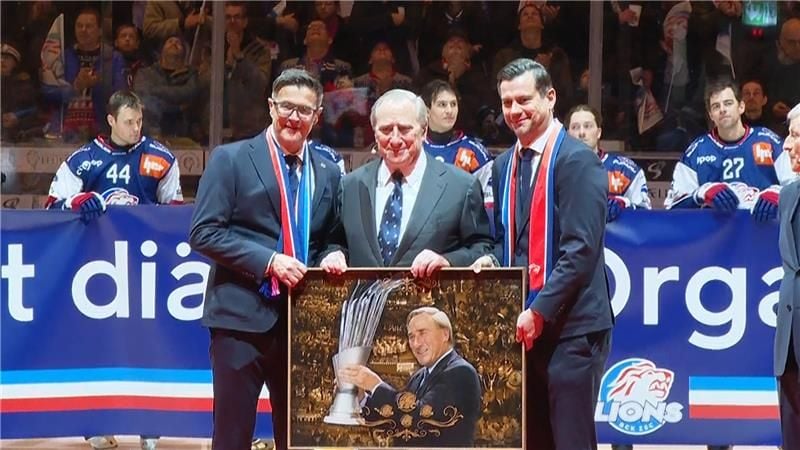walter-frey-tritt-als-verwaltungsratspr-sident-beim-zsc-ab