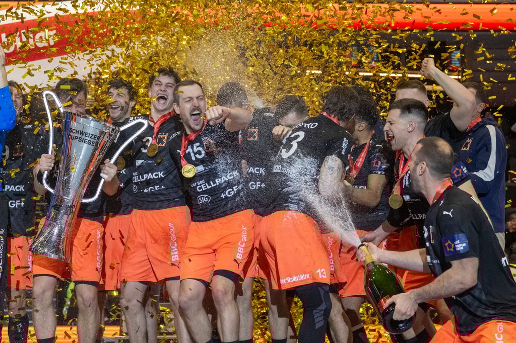 Spengler Cup: Davos verpasst trotz Prestigesieg direkte Halbfinal-Qualifikation ++ Serie A: Inter Mailand verteidigt Spitzenplatz