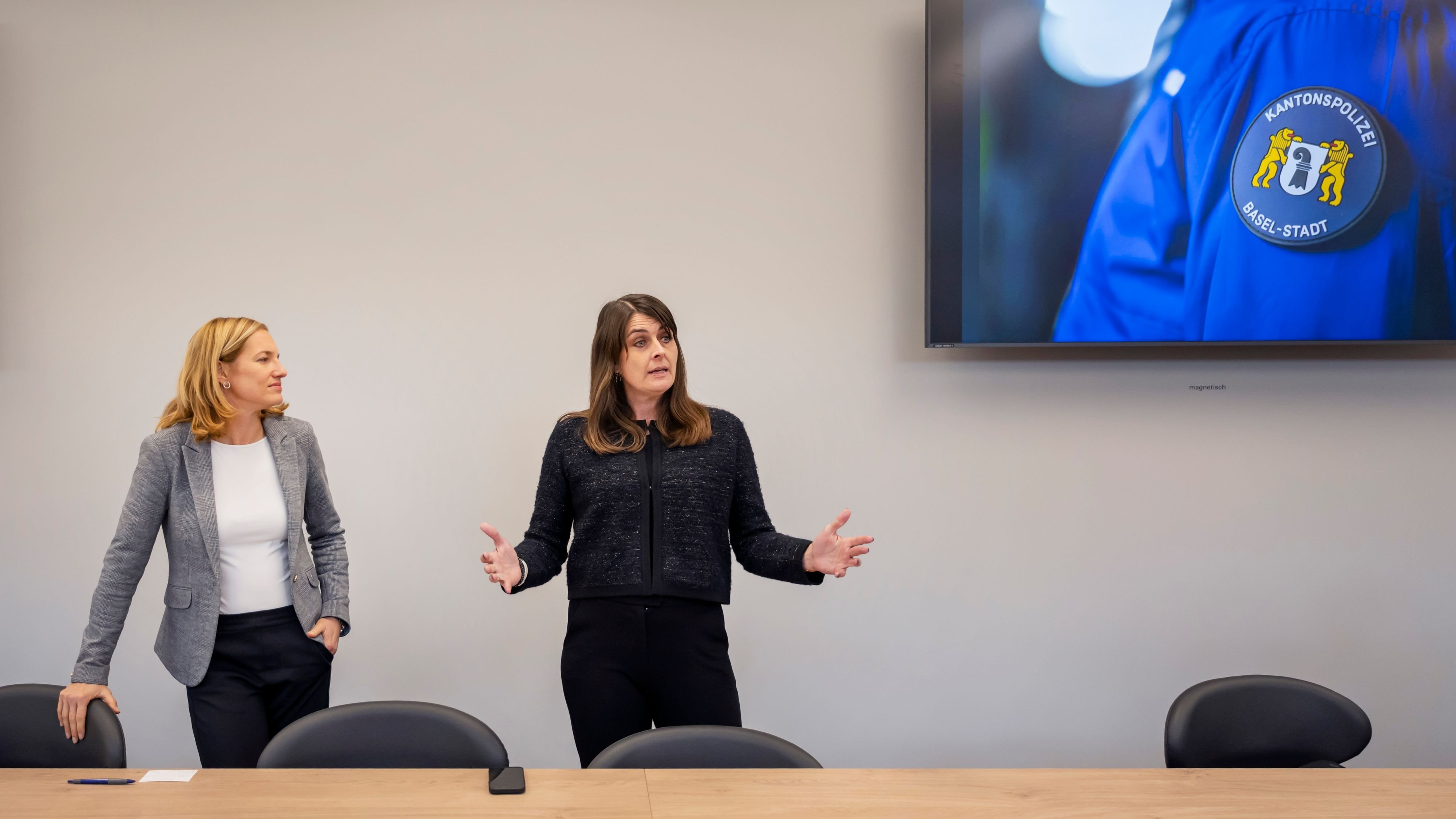 Der-moderierte-Stillstand-Nichts-geht-mehr-im-Basler-Baum-und-Velo-Departement