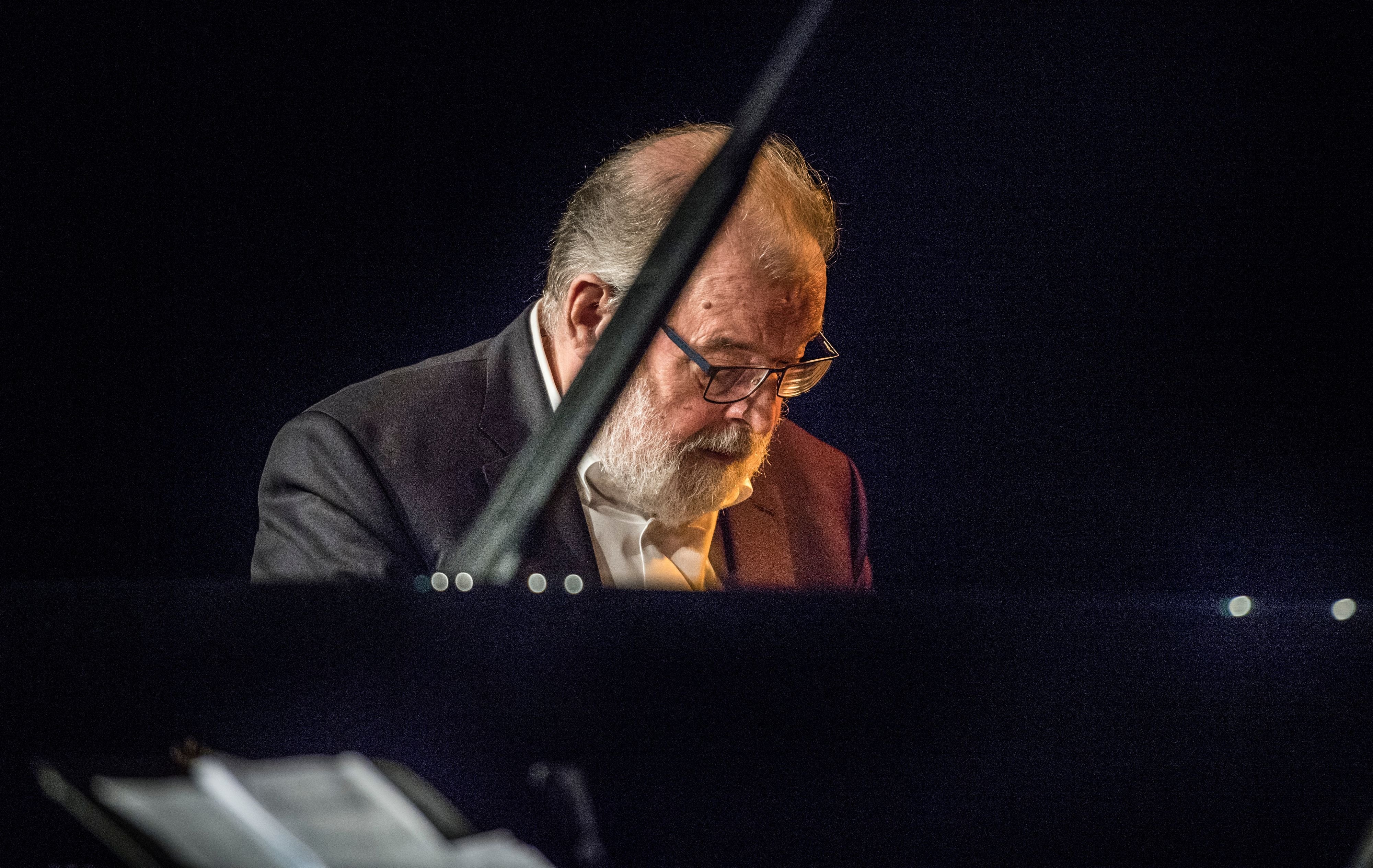 jazzlegende-im-eisenwerk-frauenfeld-wunschpunsch-m-rlitheater-in-der-lokremise-st-gallen-rap-crew-sens-unik-in-herisau