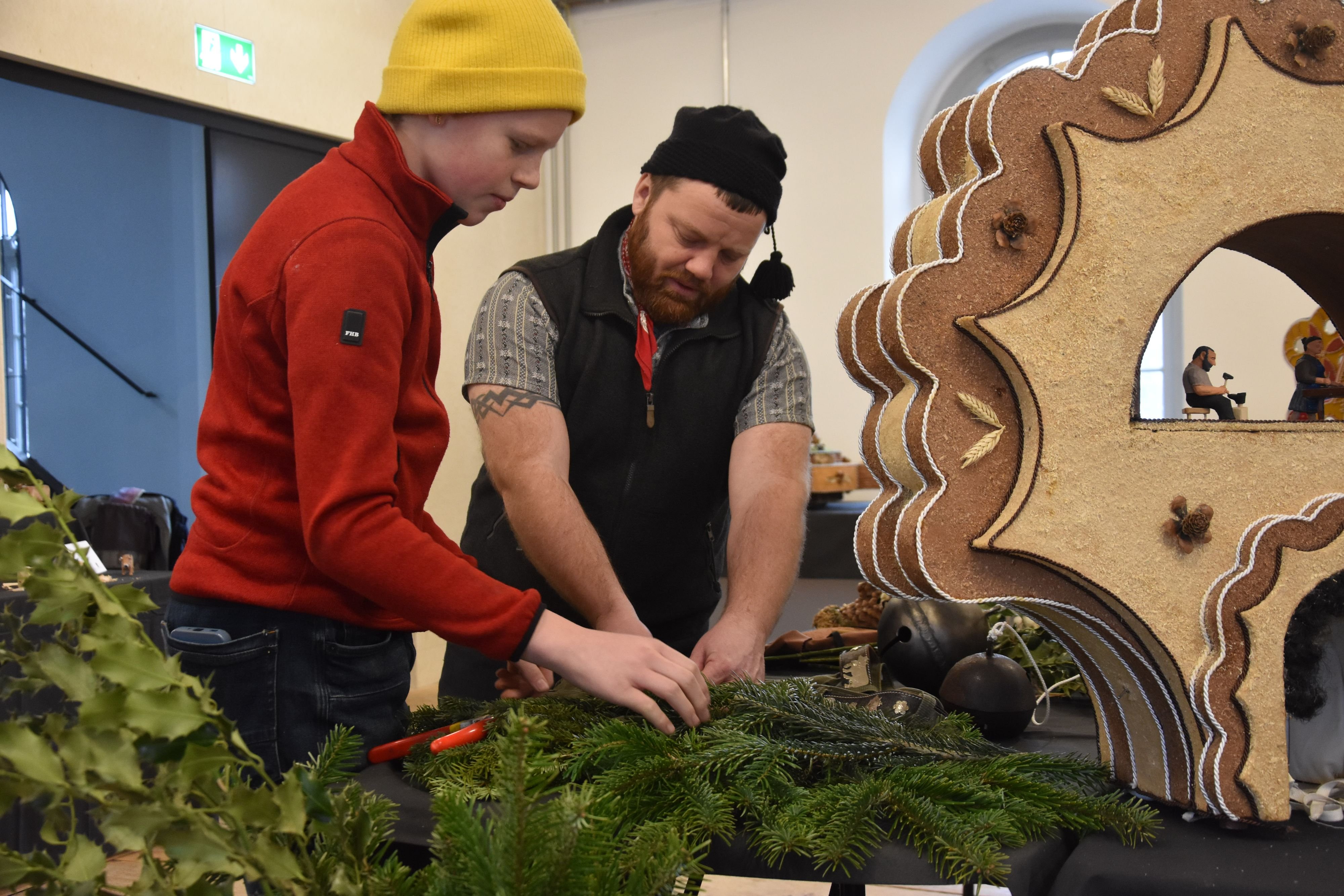 Einmal-Rollewiib-oder-Silvesterchlaus-sein-Ausstellung-im-Alten-Zeughaus-Herisau-macht-das-Brauchtum-f-hlbar