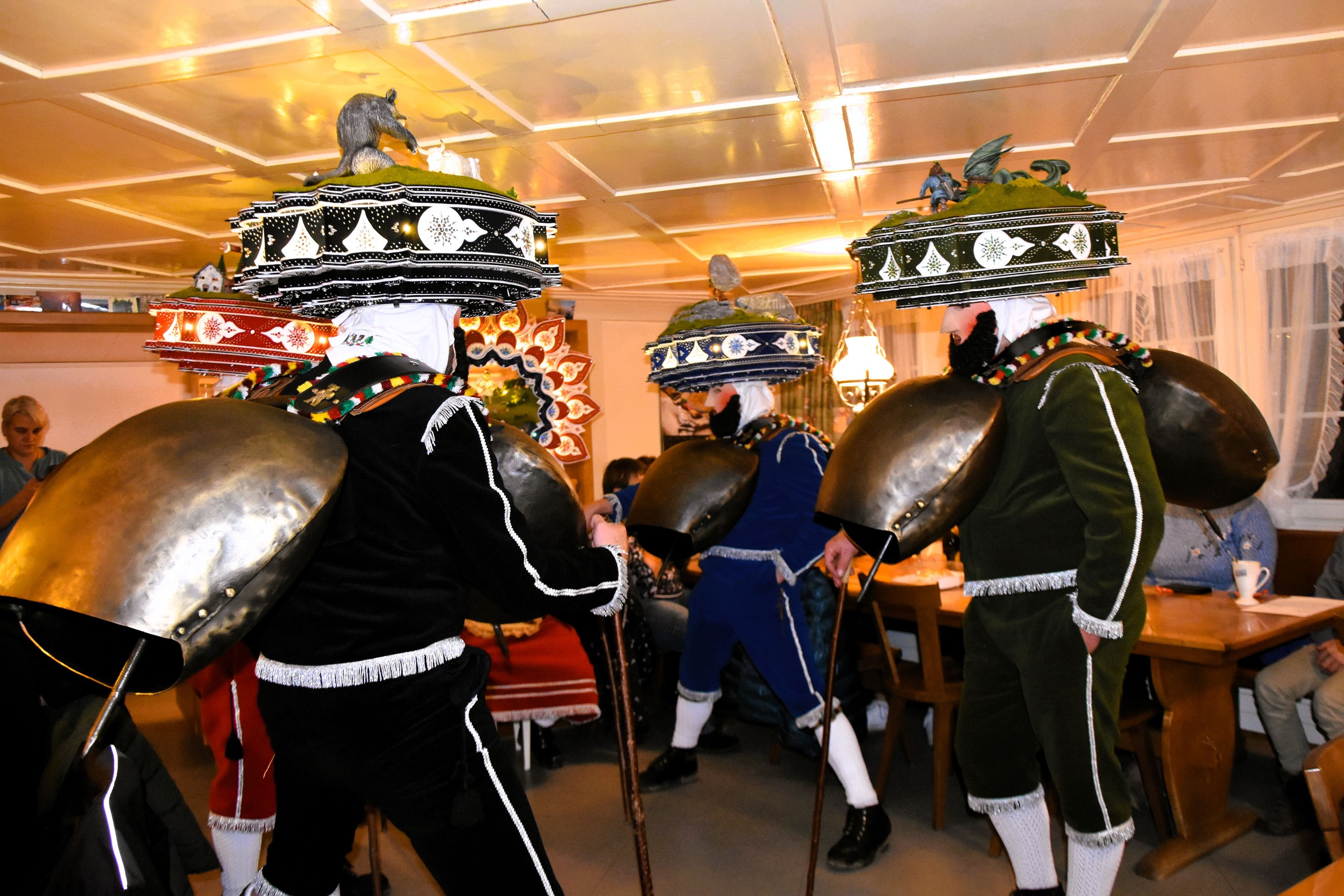 -Der-Brauch-ist-ein-Magnet-f-r-unsere-Betriebe-Warum-Silvesterchlausen-das-ges-ndeste-Fieber-im-Ausserrhoder-Gastgewerbe-ist