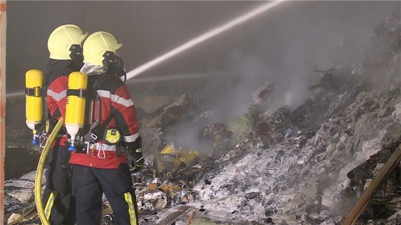 Brand-in-Recyclinganlage-in-Beringen