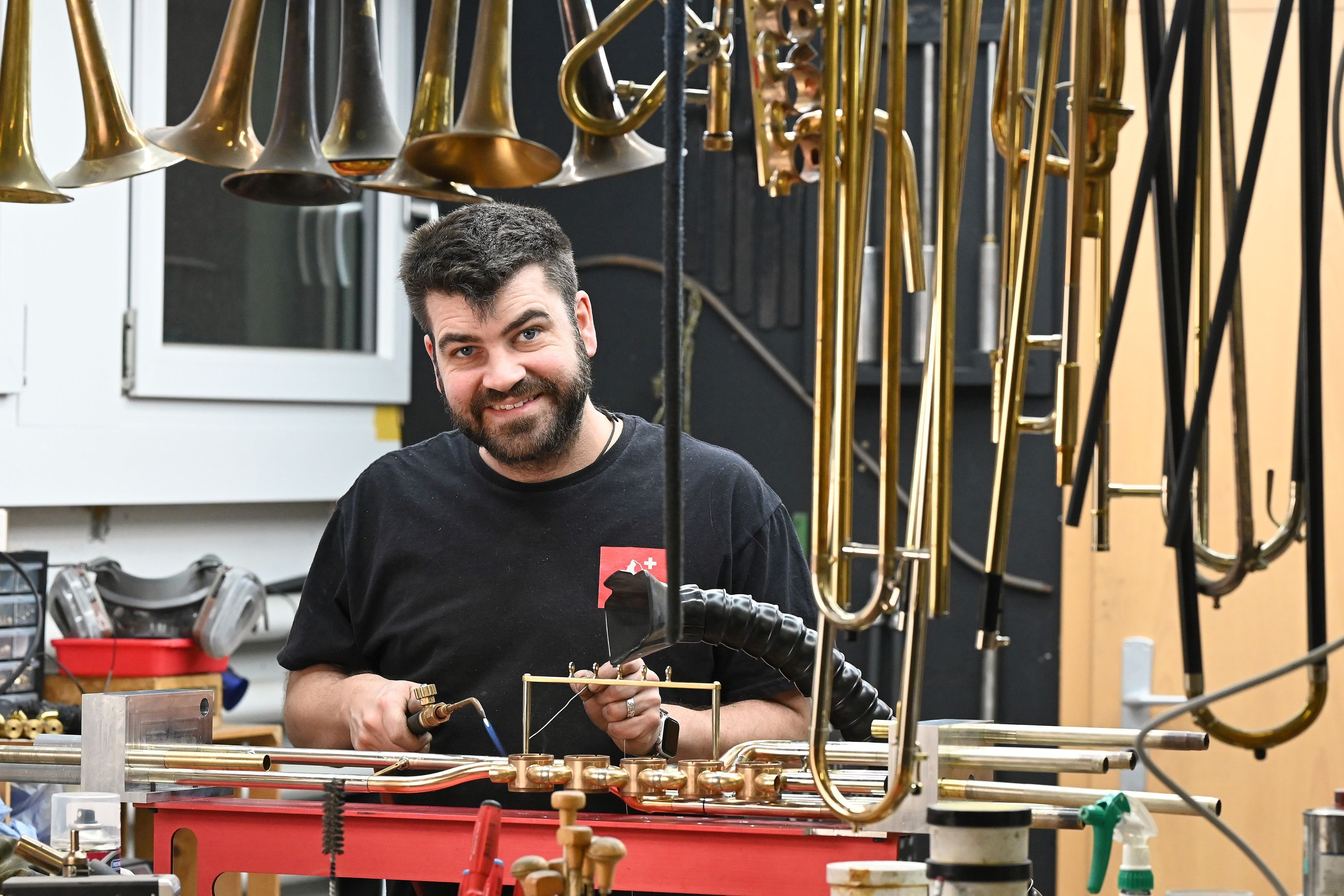 Von-den-Steppen-Zentralasiens-in-die-Ostschweiz-Das-ist-die-Geschichte-traditioneller-Instrumente-und-wer-sie-hier-herstellt