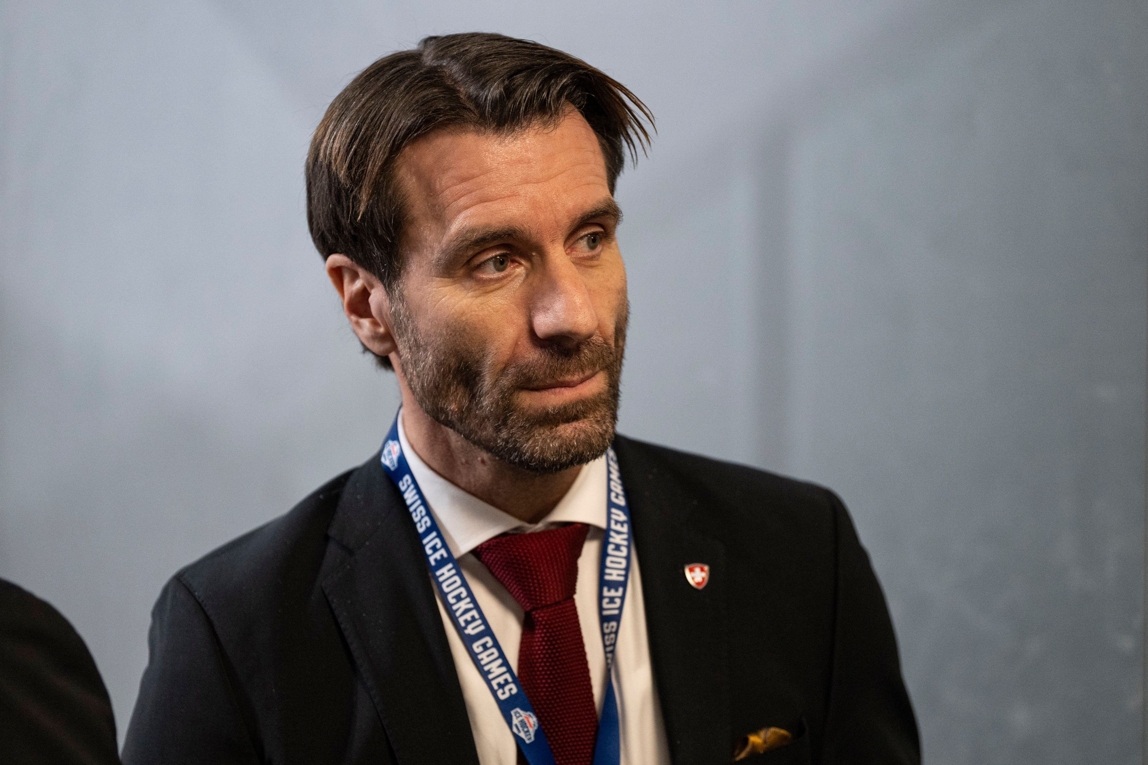 Der-Schlossherr-als-G-rtner-Verbandssportdirektor-Lars-Weibel-wird-Sportchef-in-Ambri