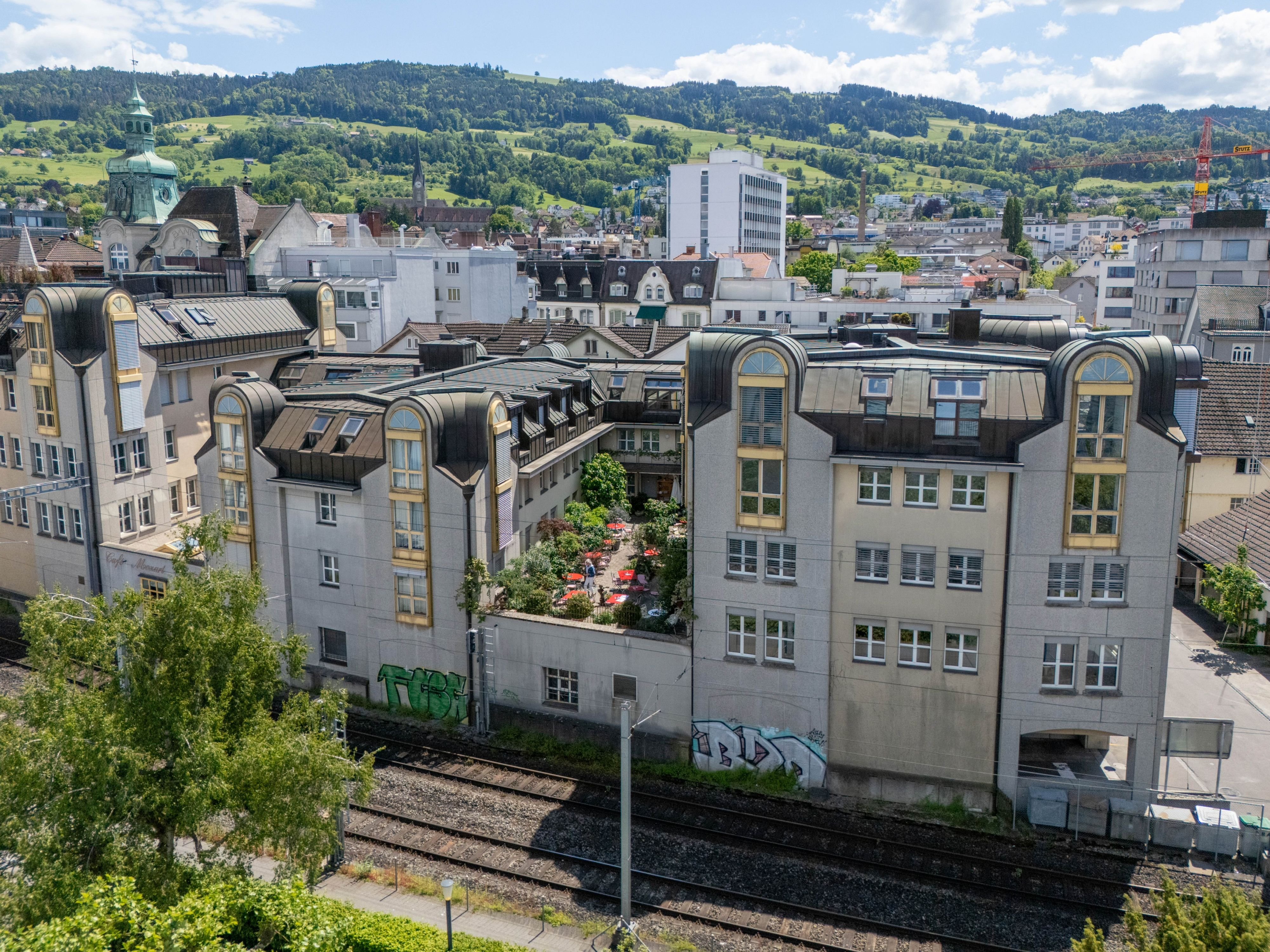 Hotel-Mozart-er-ffnet-nun-doch-wieder-nachdem-es-im-November-eigentlich-f-r-eine-Sanierung-schloss