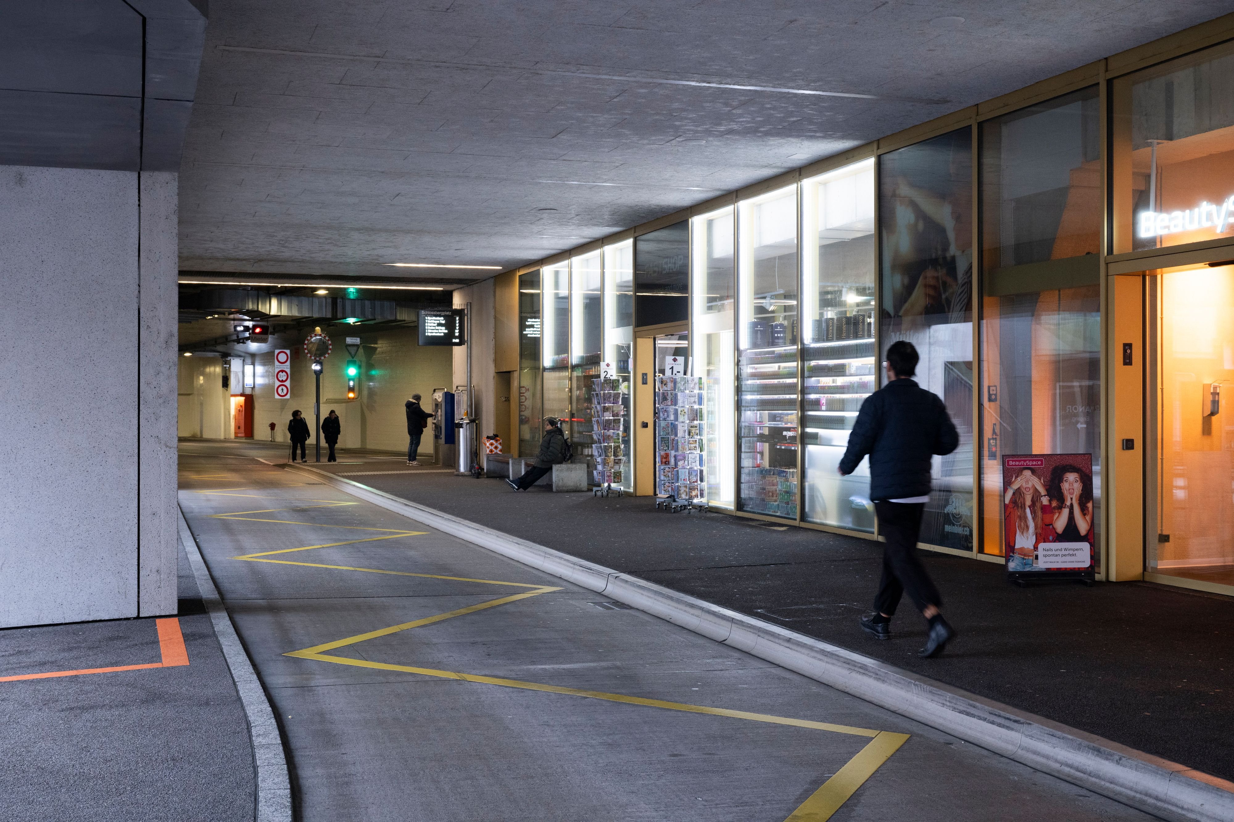 Messerstecher-vom-Schlossbergplatz-noch-immer-fl-chtig-darum-ist-die-Suche-so-schwierig