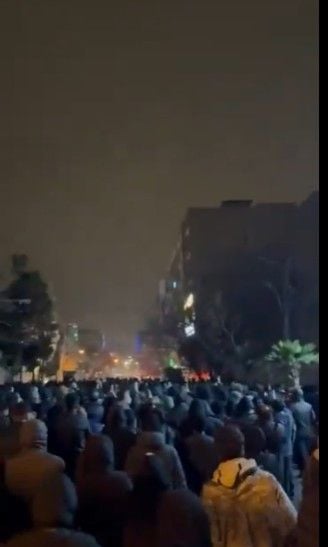 Aktivisten-Dutzende-Tote-nach-Demonstrationen-im-Iran