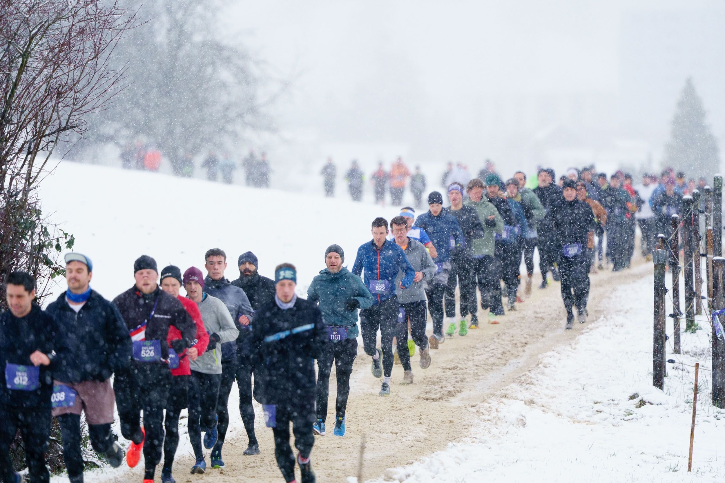 Spektakel-beim-Dietiker-Neujahrslauf-1100-L-uferinnen-und-L-ufer-trotzten-dem-Schneetreiben