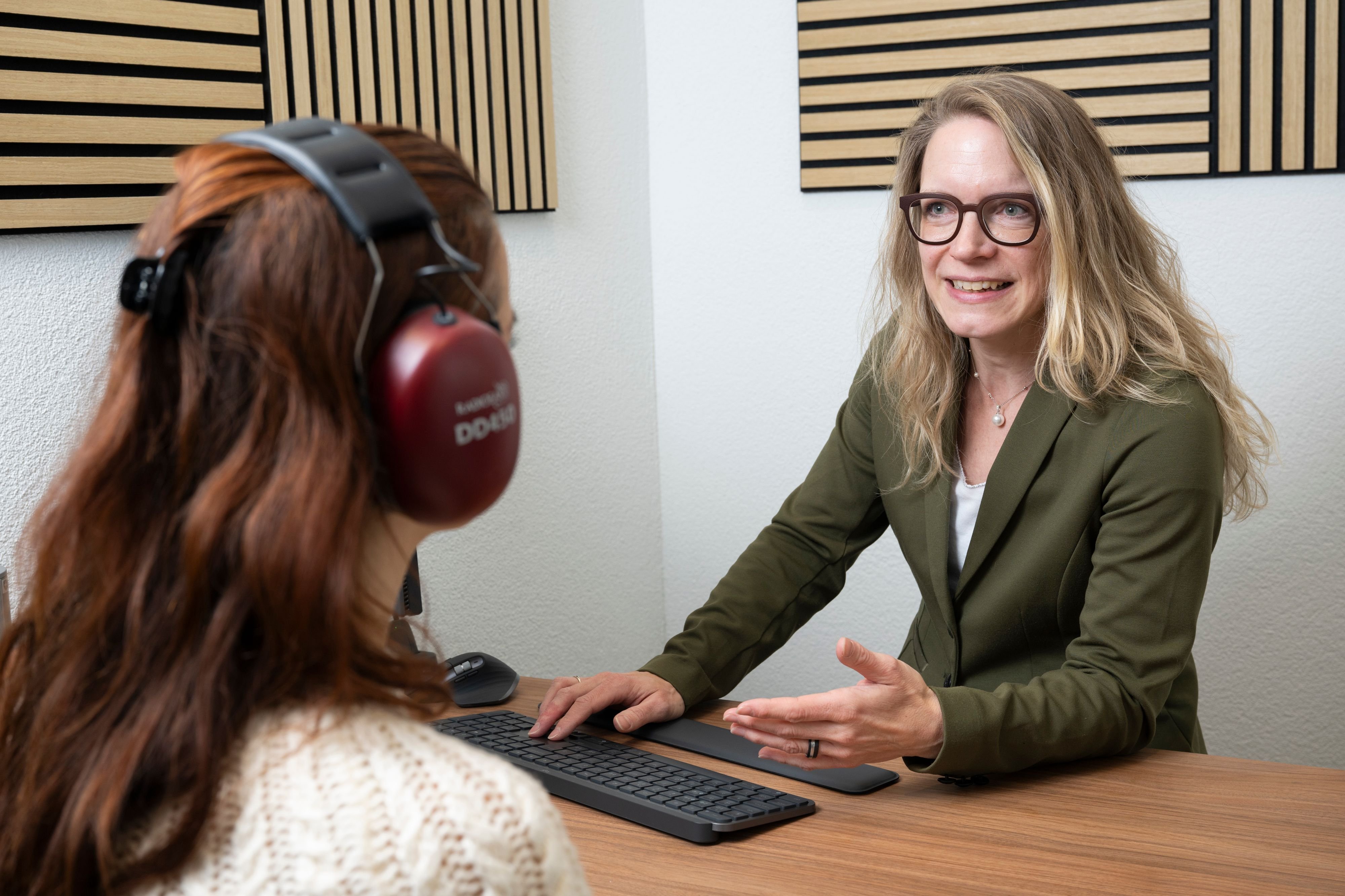 -Wer-schlecht-h-rt-kann-vereinsamen-Sie-holt-Menschen-aus-der-Isolation-wieder-ins-Gespr-ch-zur-ck