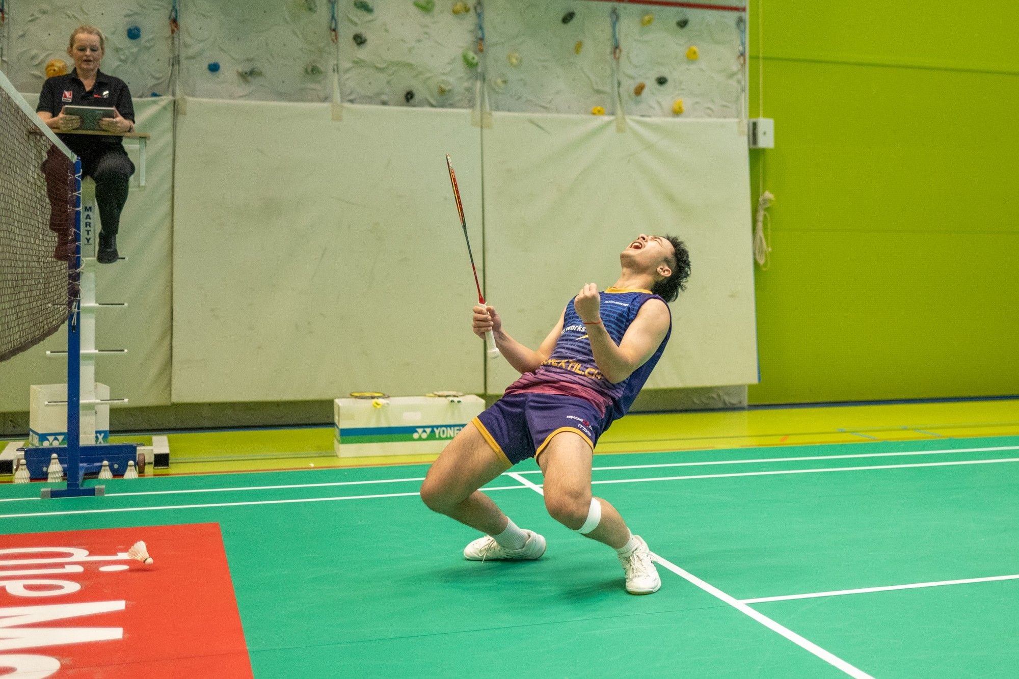 BC-Trogen-Speicher-Ein-6-2-ein-4-4-und-ein-Spagat