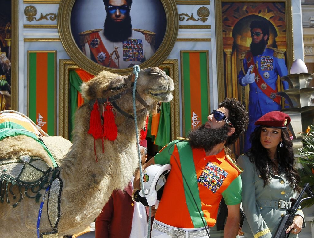 Einst-an-der-Seite-von-Sacha-Baron-Cohen-heute-im-Zentrum-der-Ermittlungen-Wer-ist-Jessica-Moretti-