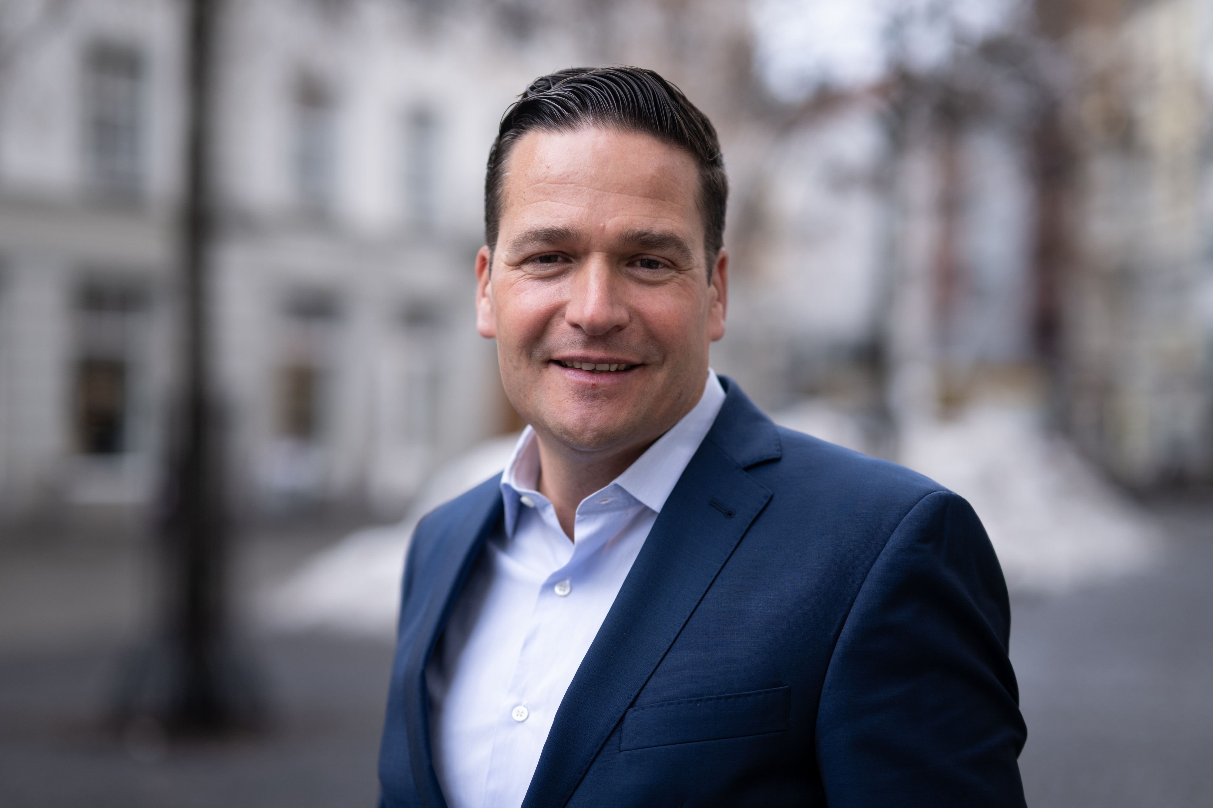 -Erf-lle-mir-damit-einen-Bubentraum-Einst-bewachte-er-den-Papst-nun-will-David-Holenstein-Andwiler-Gemeindepr-sident-werden