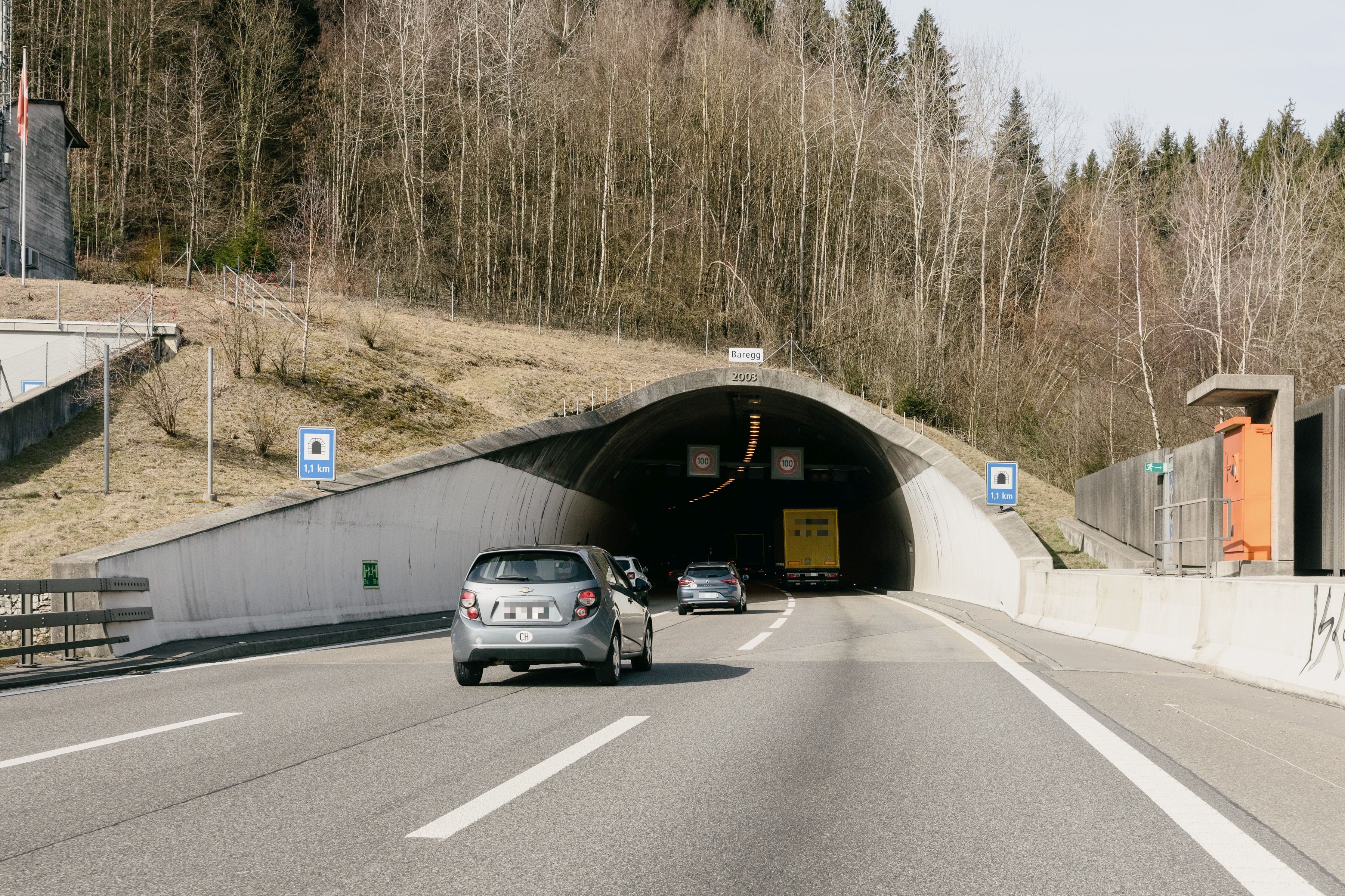 Einer-fuhr-auf-der-A1-r-ckw-rts-der-andere-zu-lange-links-beide-verurteilt