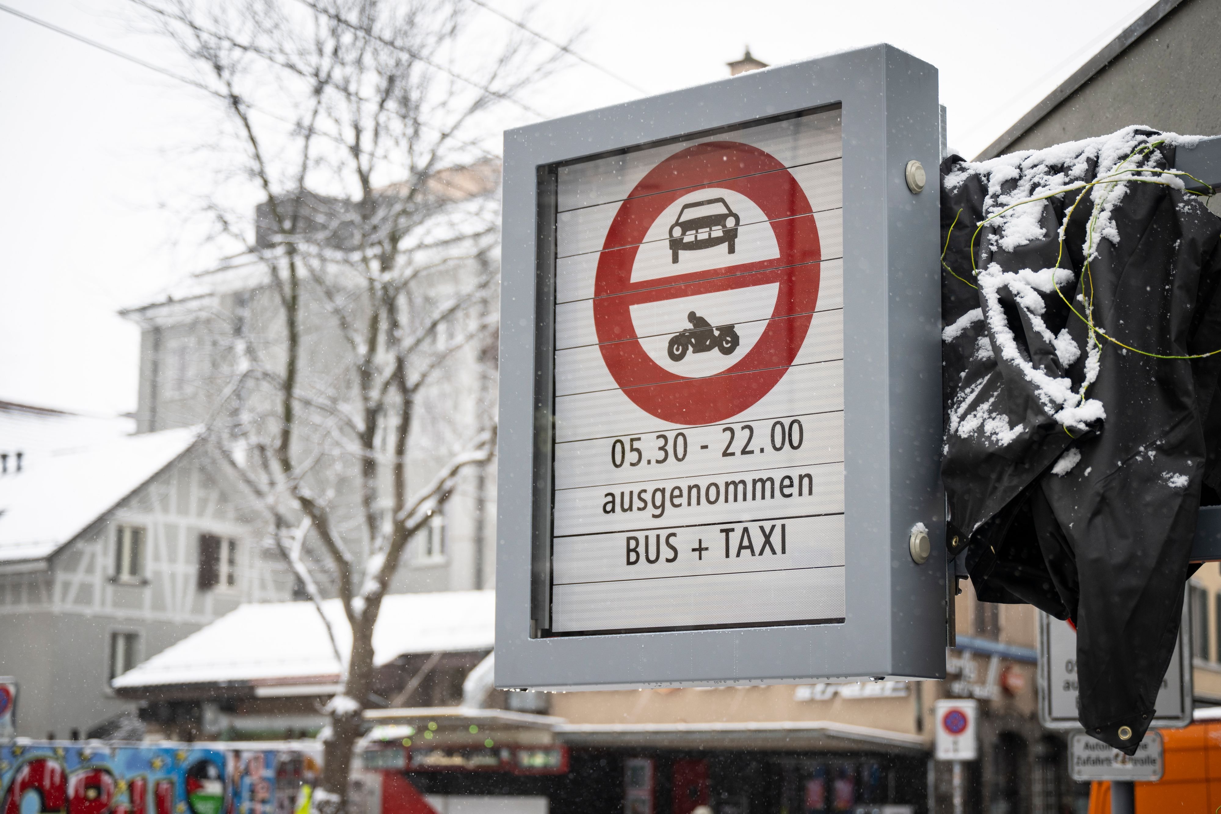 Fahrverbotsschilder-an-Langstrasse-sind-viel-g-nstiger-als-erwartet