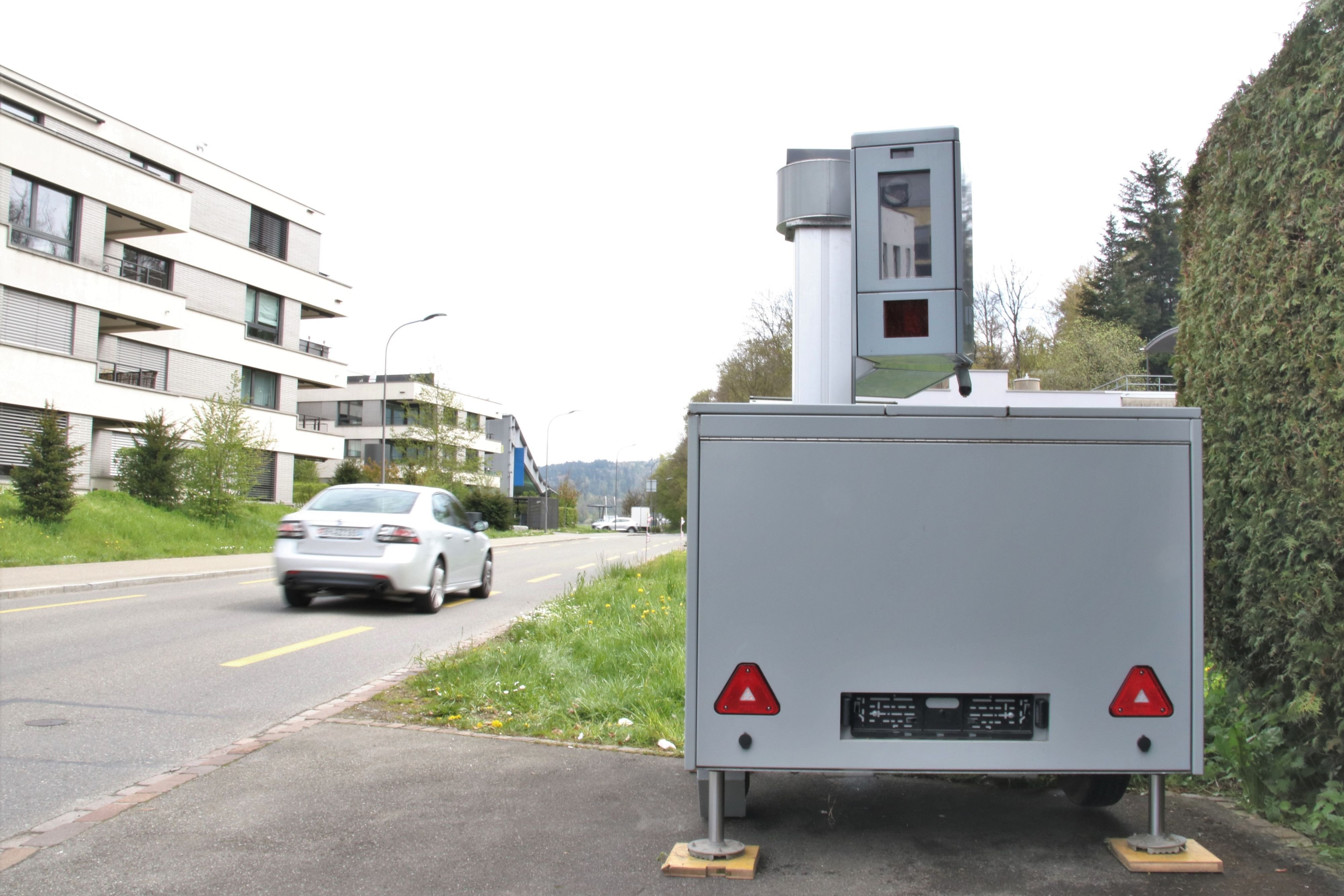 blitzerwarnung-mit-folgen-facebook-post-besch-ftigt-die-justiz