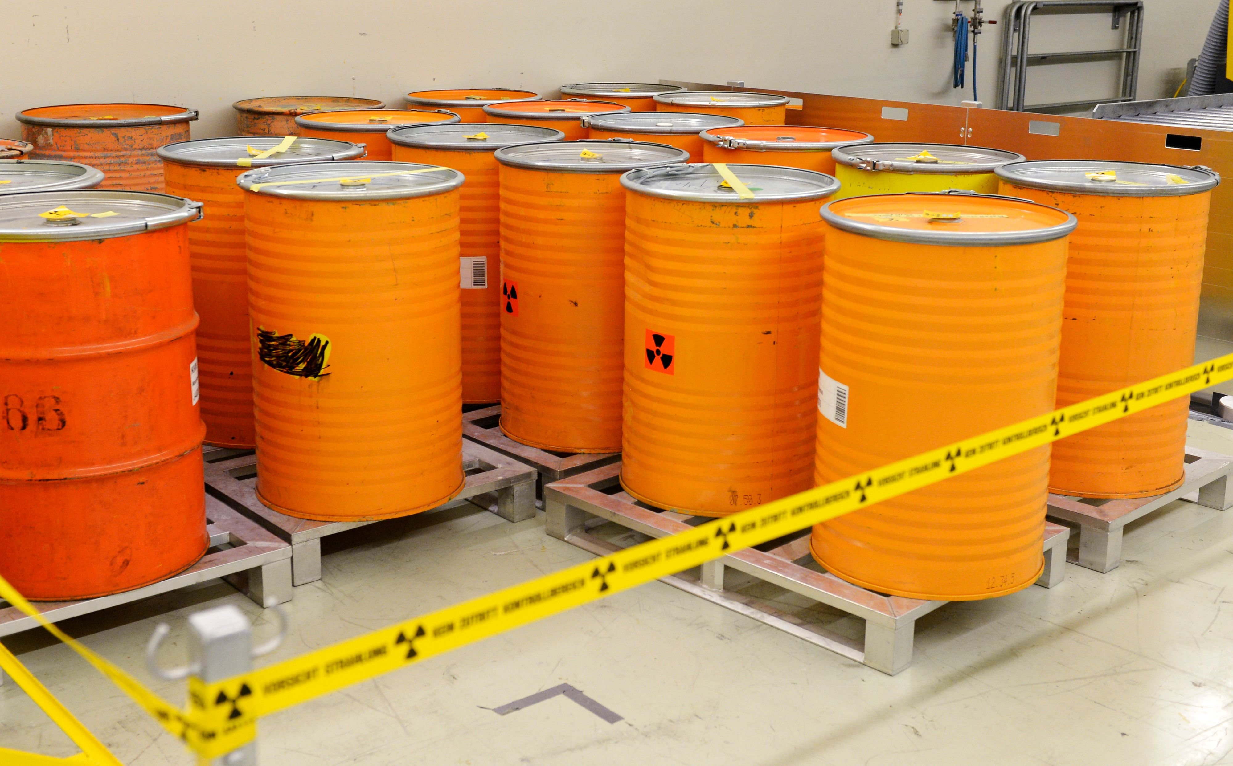 Zwischenlager-W-renlingen-verarbeitet-fast-1000-F-sser-radioaktiven-Abfall