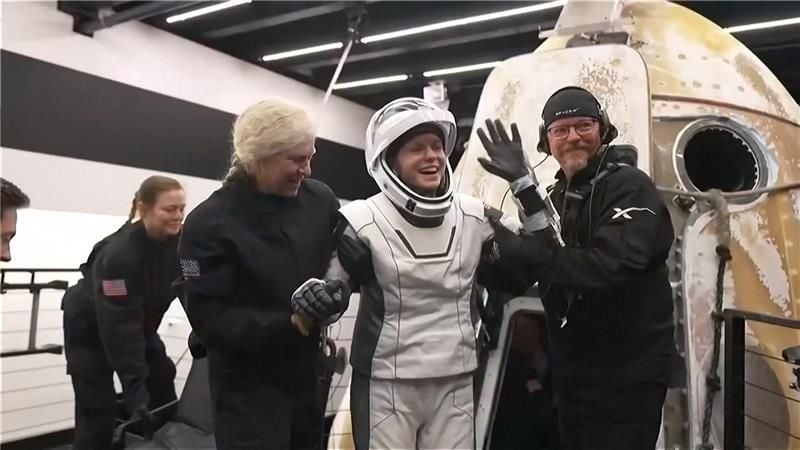 wegen-medizinischem-problem-iss-crew-vorzeitig-zur-ck-auf-der-erde