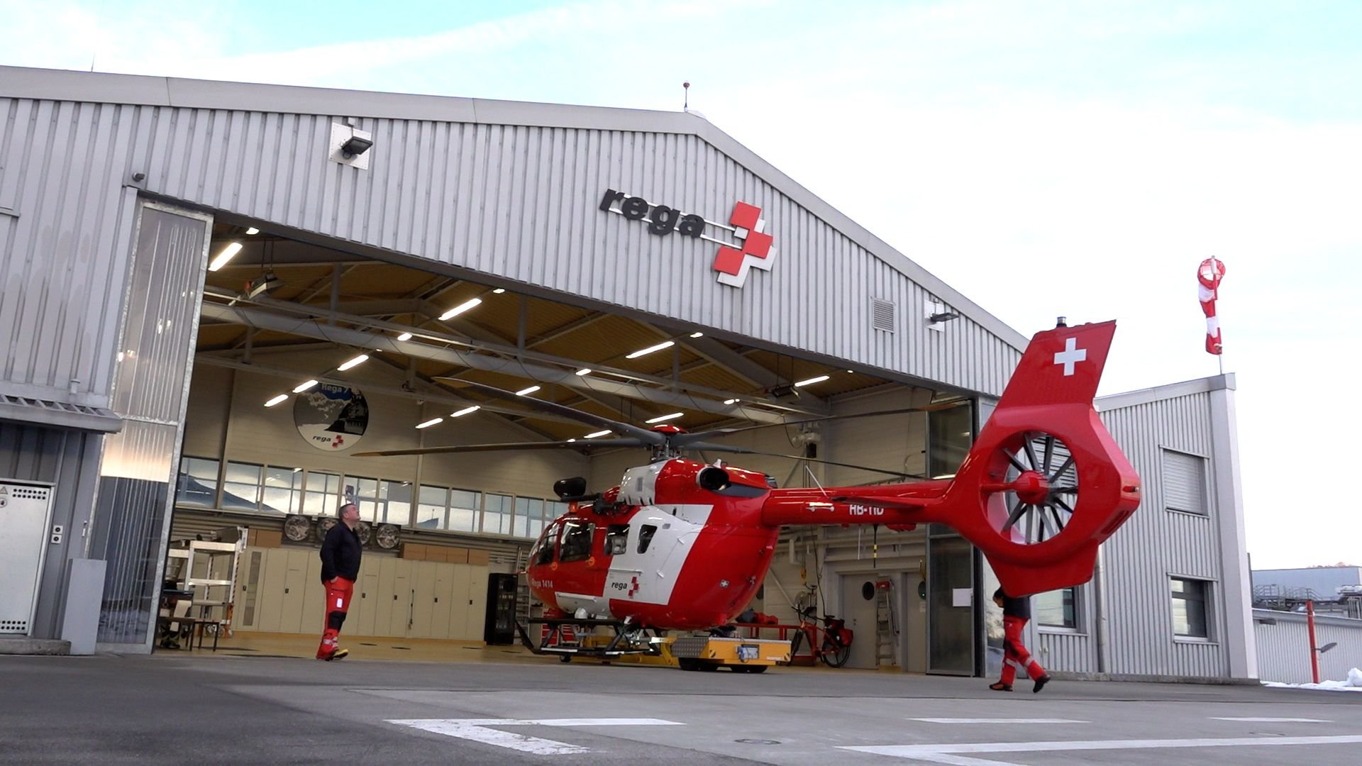 Hinter-den-Kulissen-Zu-Besuch-in-der-Rega-Basis-in-St-Gallen