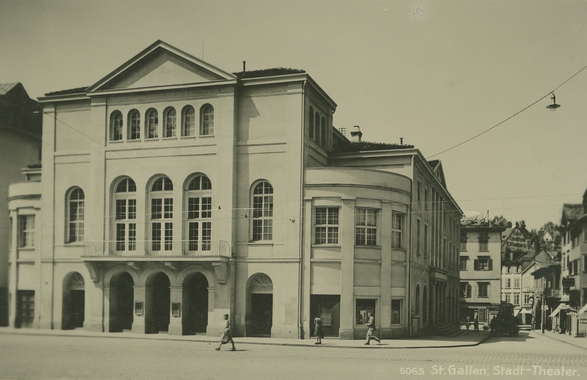 Vortrag-ber-Nazis-am-Stadttheater-St-Gallen-Internationales-Ensemble-im-St-Galler-Pfalzkeller-Talk-Show-zur-Halbierungsinitiative-im-St-Galler-Palace