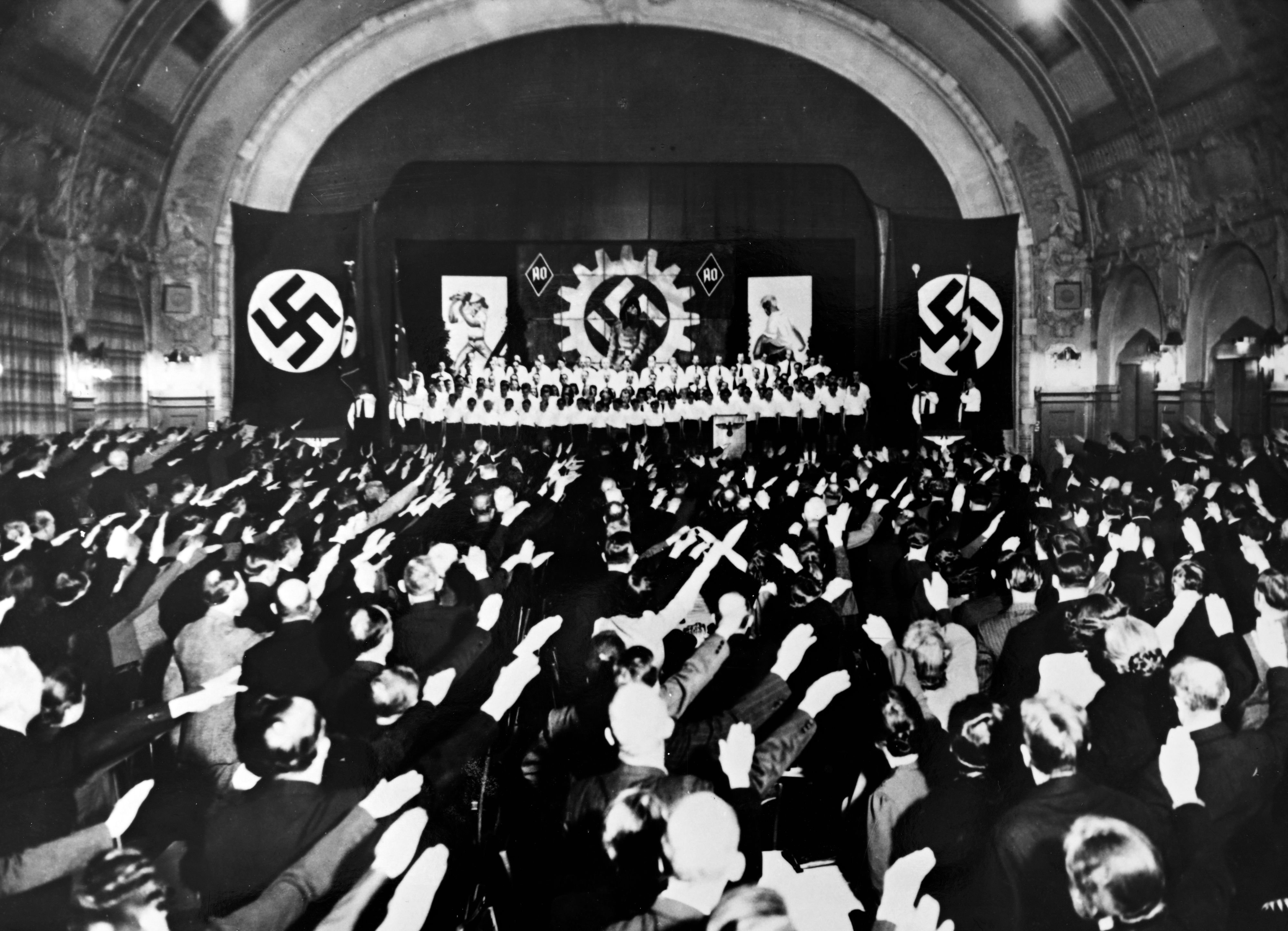 Nazis-in-St-Gallen-Ein-umstrittener-Direktor-eine-Spitzelaff-re-und-der-Rauswurf-von-vier-NSDAP-Mitgliedern