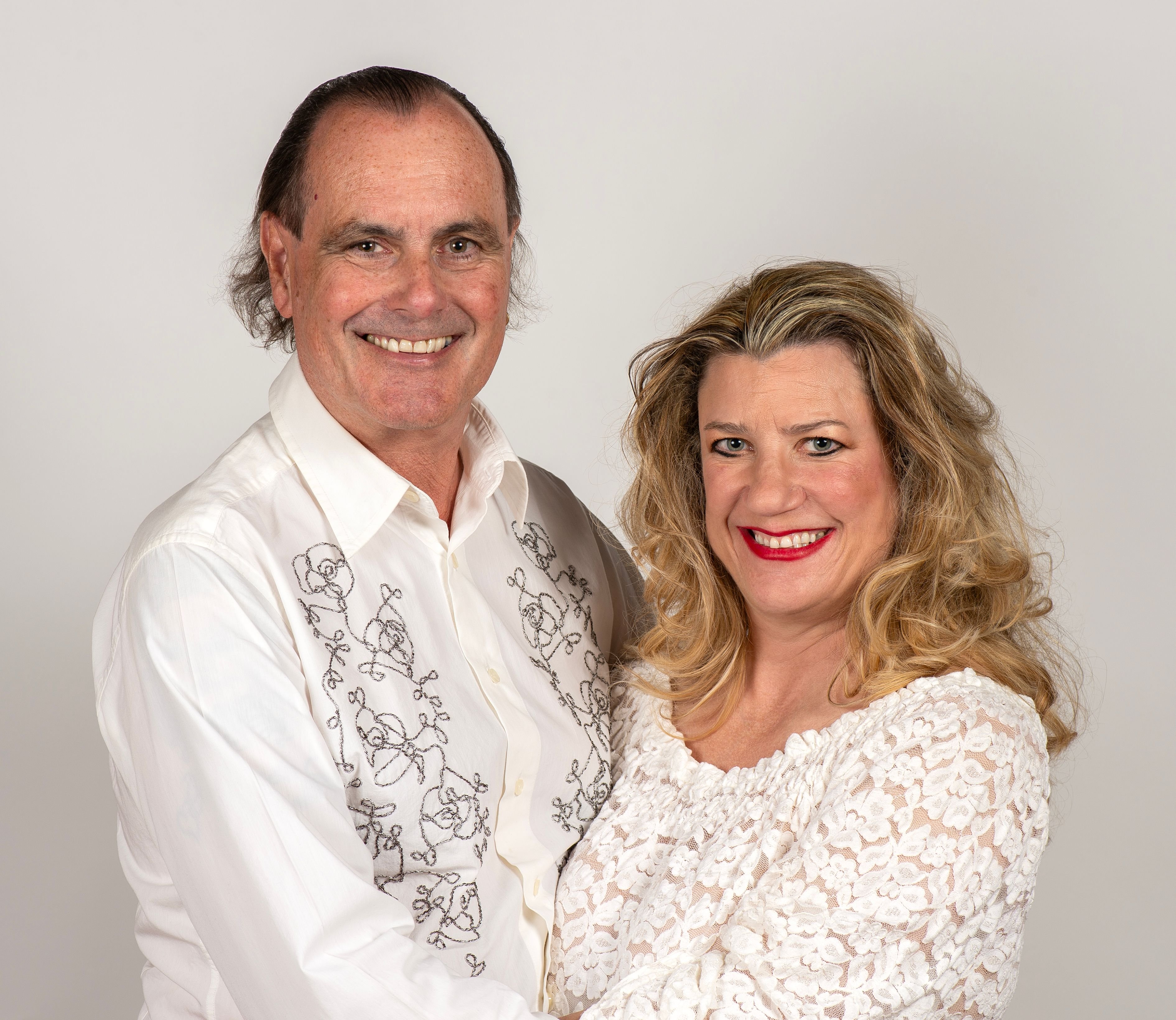 Das-K-nstlerduo-Stixi-und-Sonja-aus-Herisau-ver-ffentlicht-sein-neues-Lied-Ein-Jodel-zieht-ber-das-Meer-