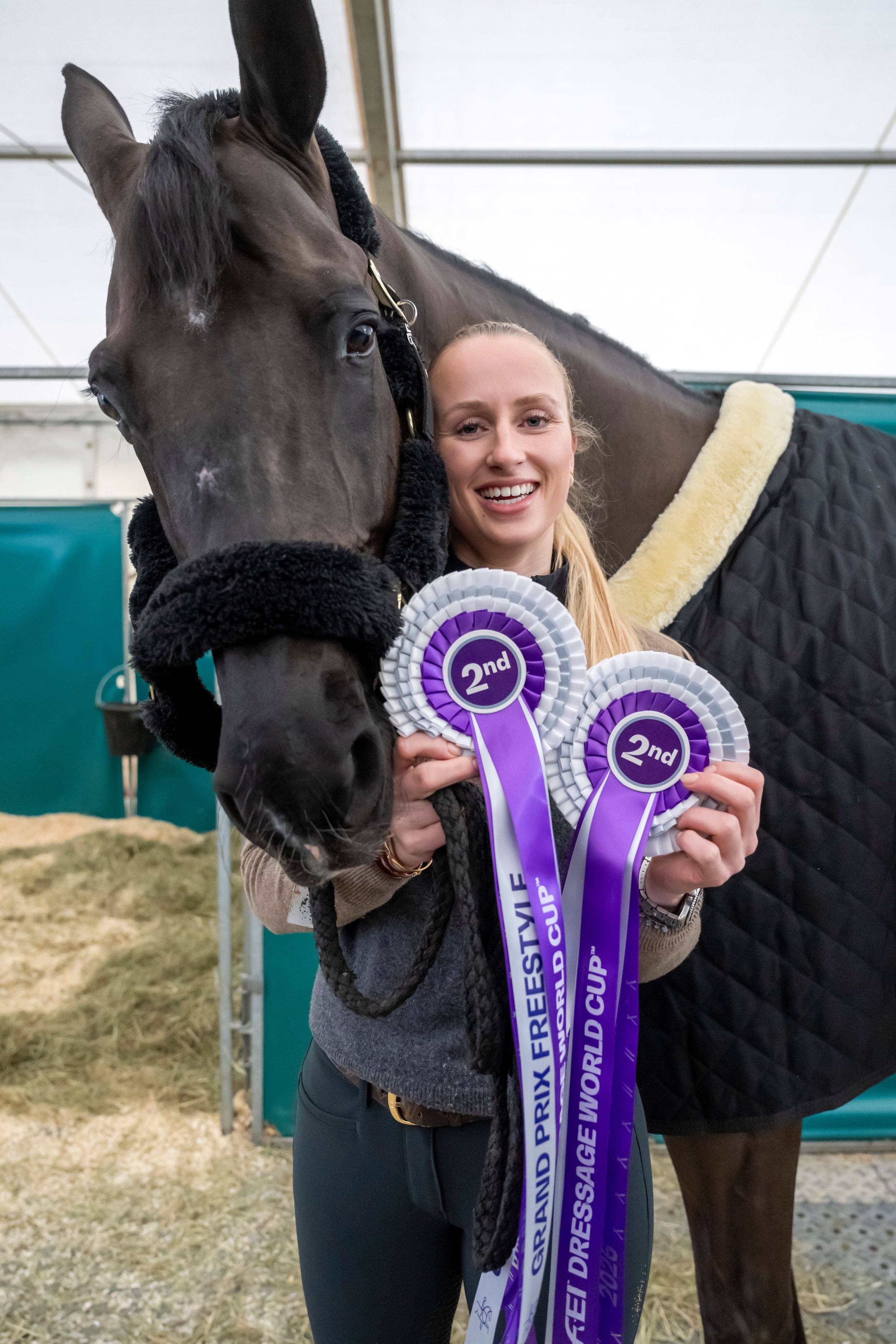 Die-Luzernerin-Charlotta-Rogerson-wird-Zweite-im-Weltcup-und-sagt-Mit-Frack-und-Helm-weiss-ich-was-ich-kann-