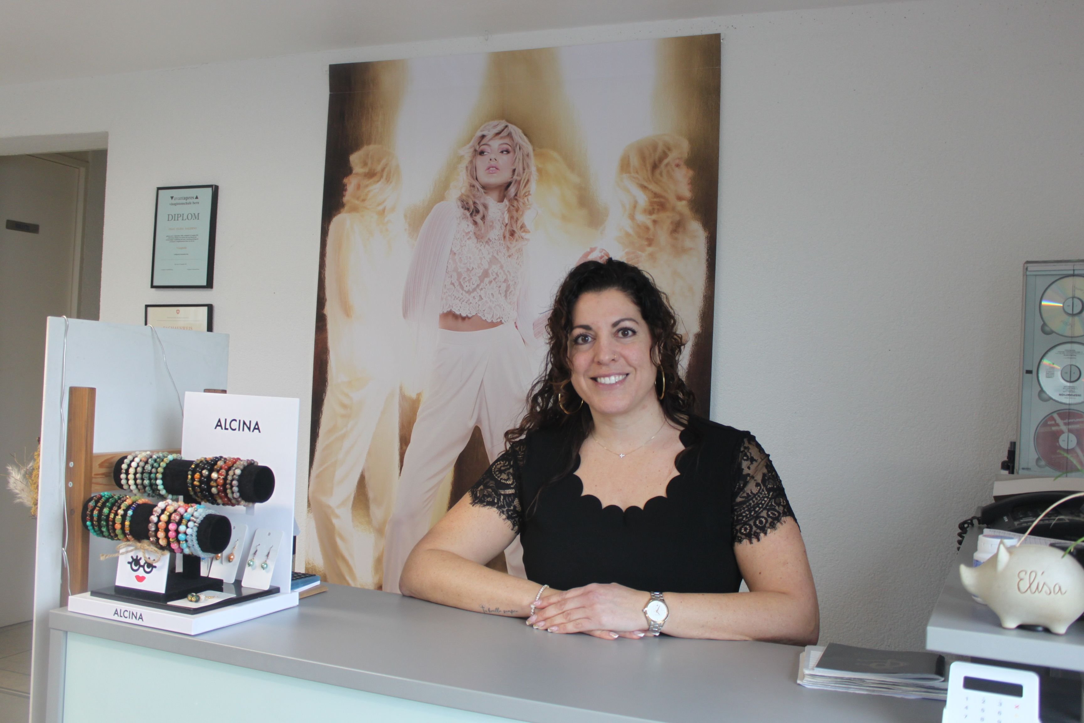 Haarpracht-f-r-Brandopfer-gespendet