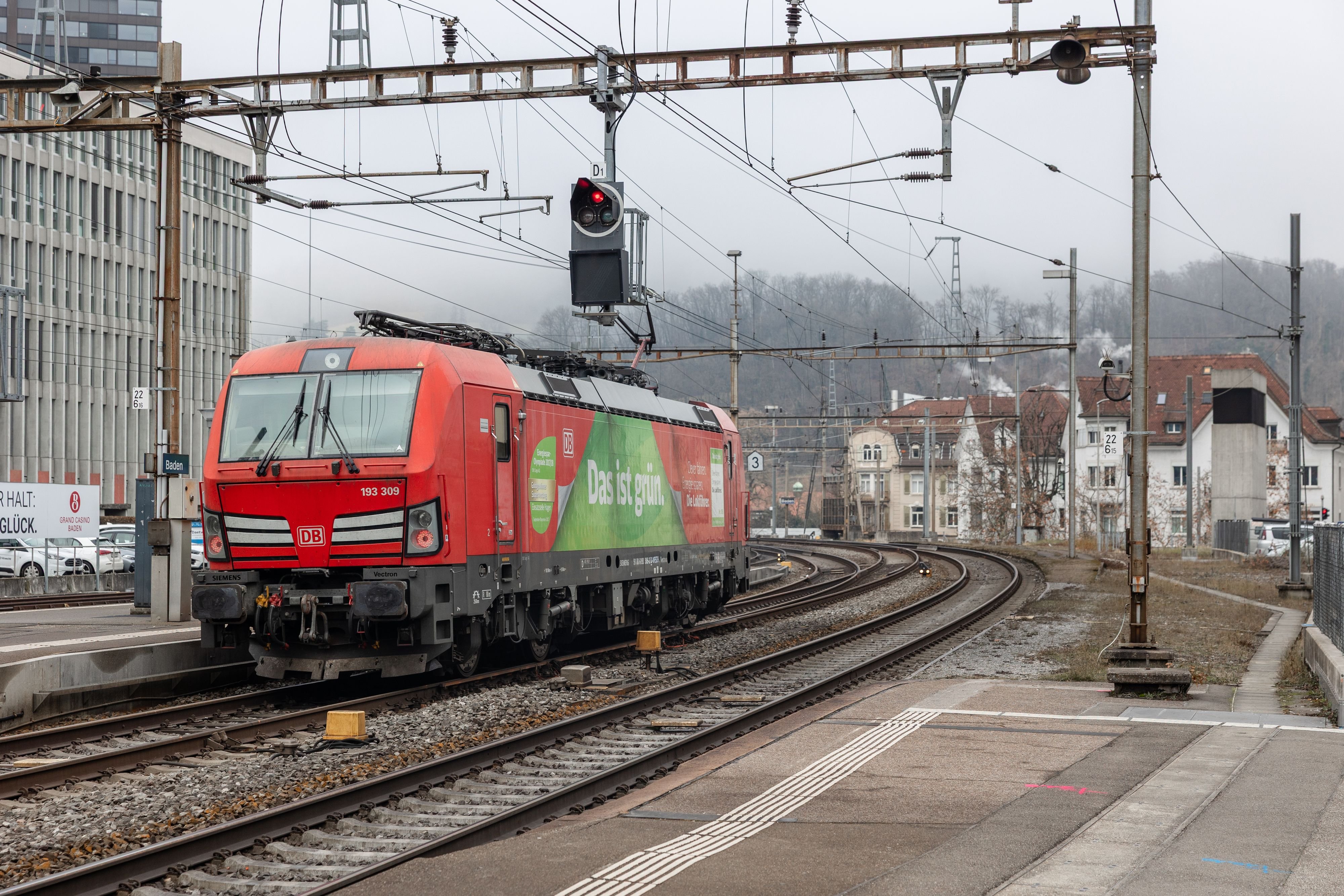 N-chster-Umbau-am-Bahnhof-Perron-1-wird-verl-ngert-damit-alle-T-ren-aufgehen