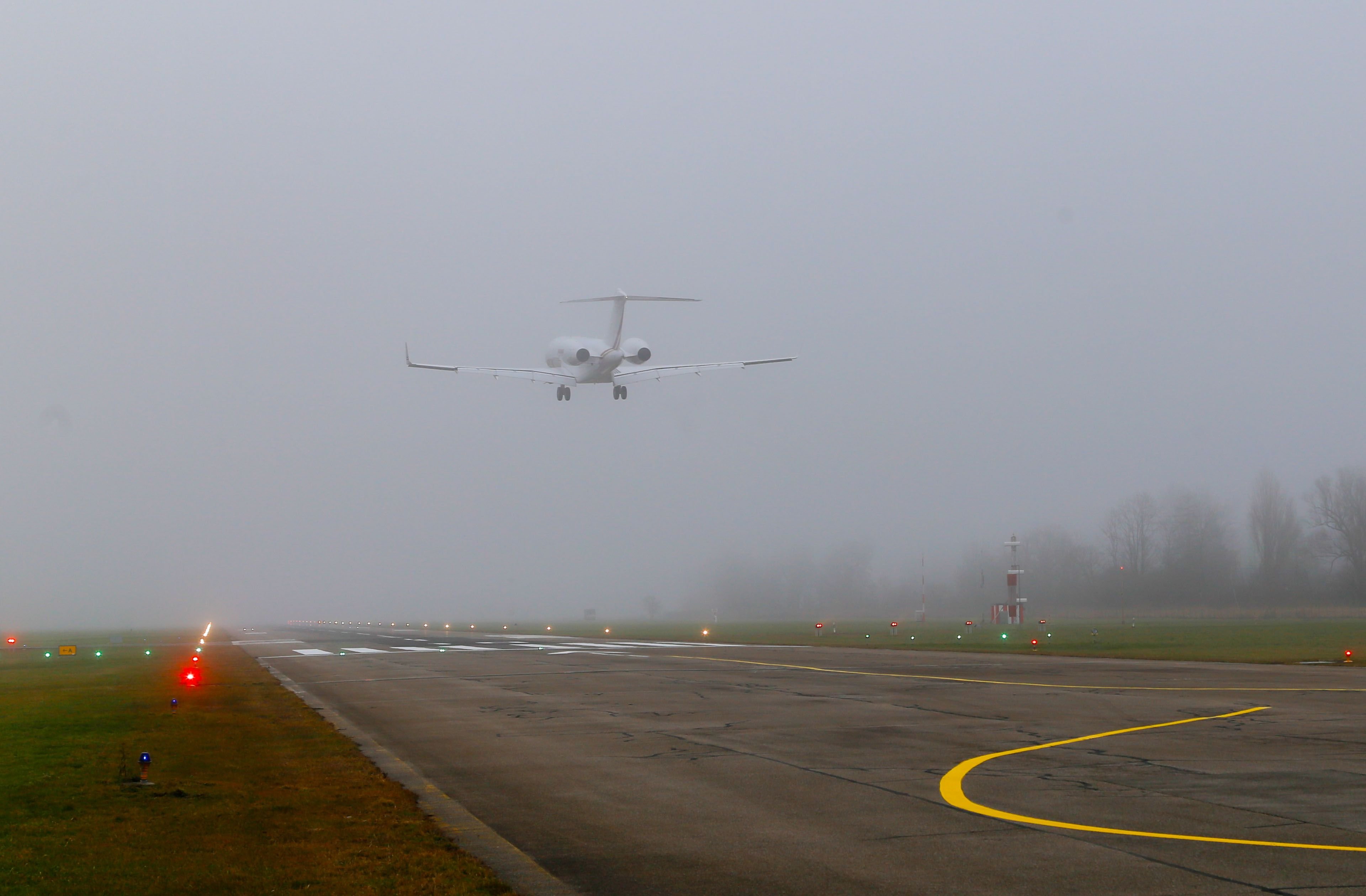 -gesch-ftlich-ist-es-ein-desaster-nebel-verhindert-landungen-am-flugplatz-altenrhein