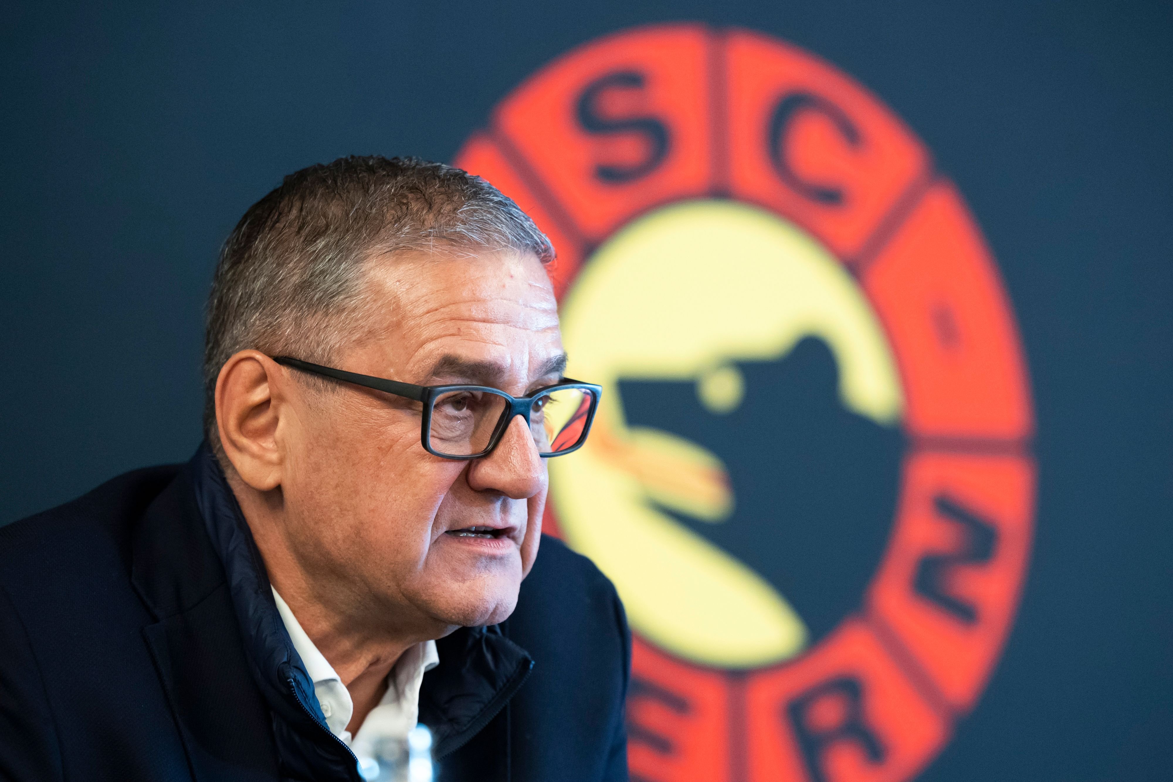 SCB-Gesch-ftsf-hrer-Marc-L-thi-k-ndigt-seinen-R-cktritt-an-kommt-es-zu-einer-Intrige-