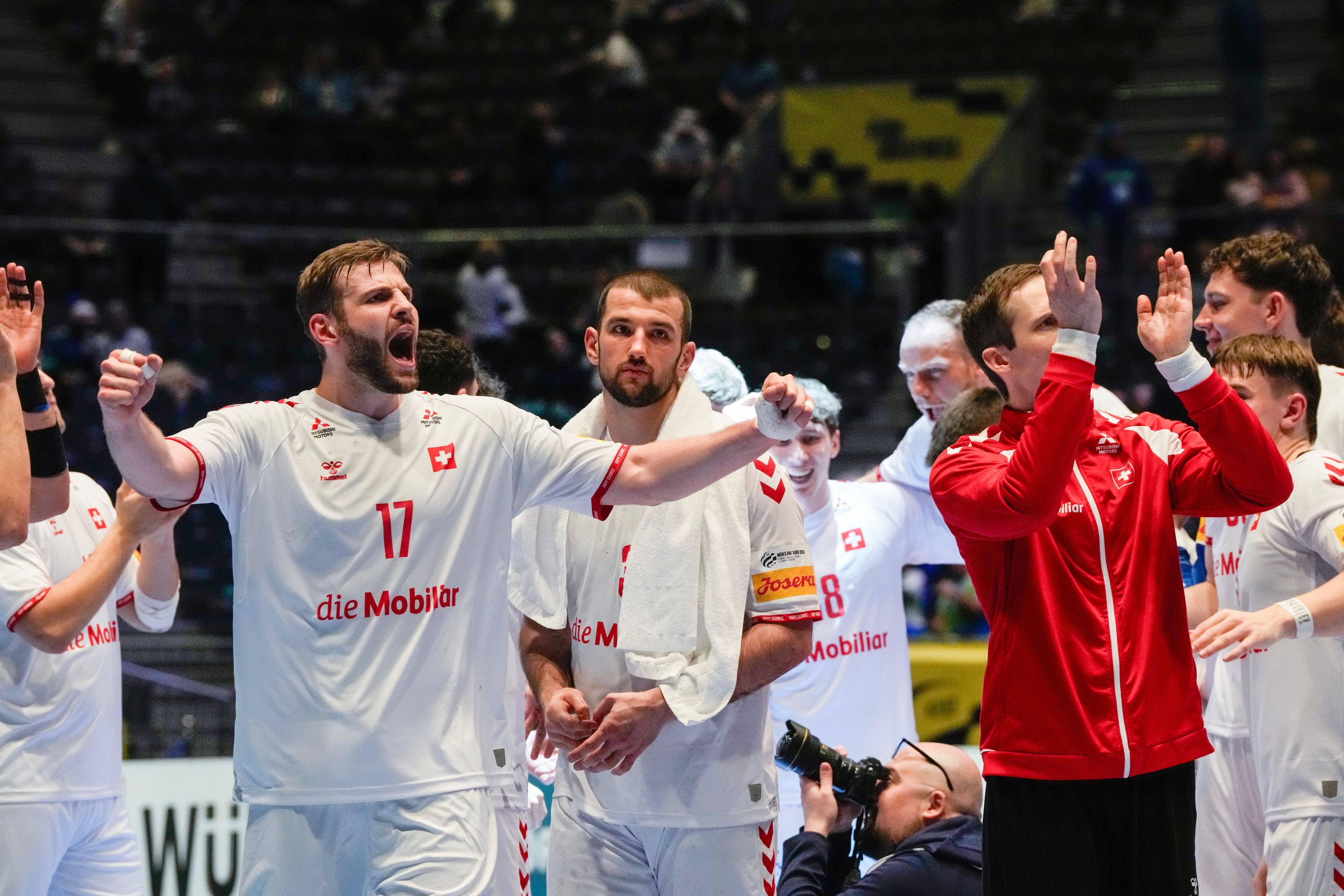 Das-Wunder-von-Oslo-ist-geschehen-Die-Schweiz-fertigt-Montenegro-ab-und-kommt-dank-Sch-tzenhilfe-weiter