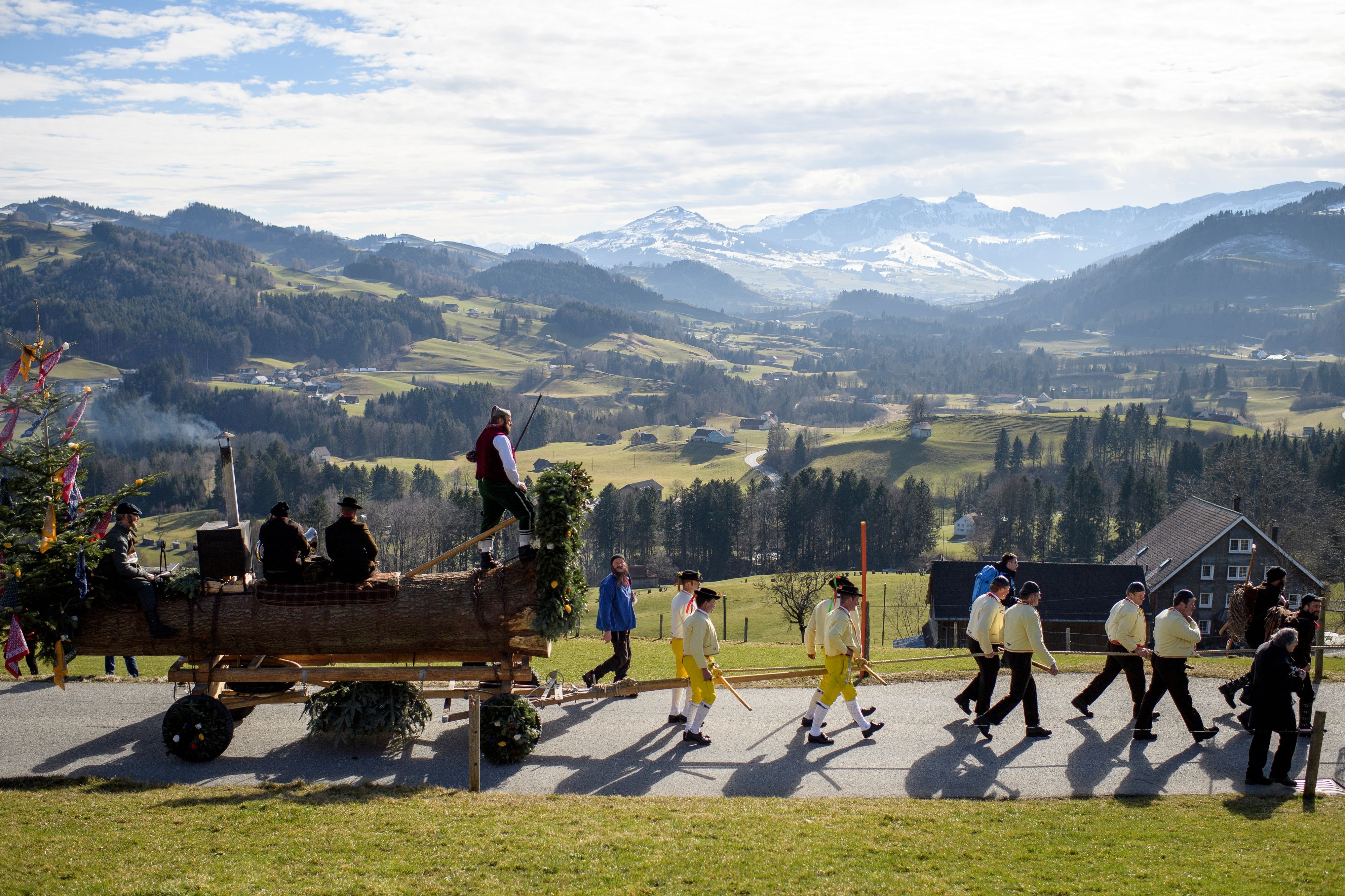 Mannenbloch-in-Urn-sch-Es-l-uft-mir-immer-ein-Schauer-ber-den-R-cken-wenn-ich-es-erleben-darf-