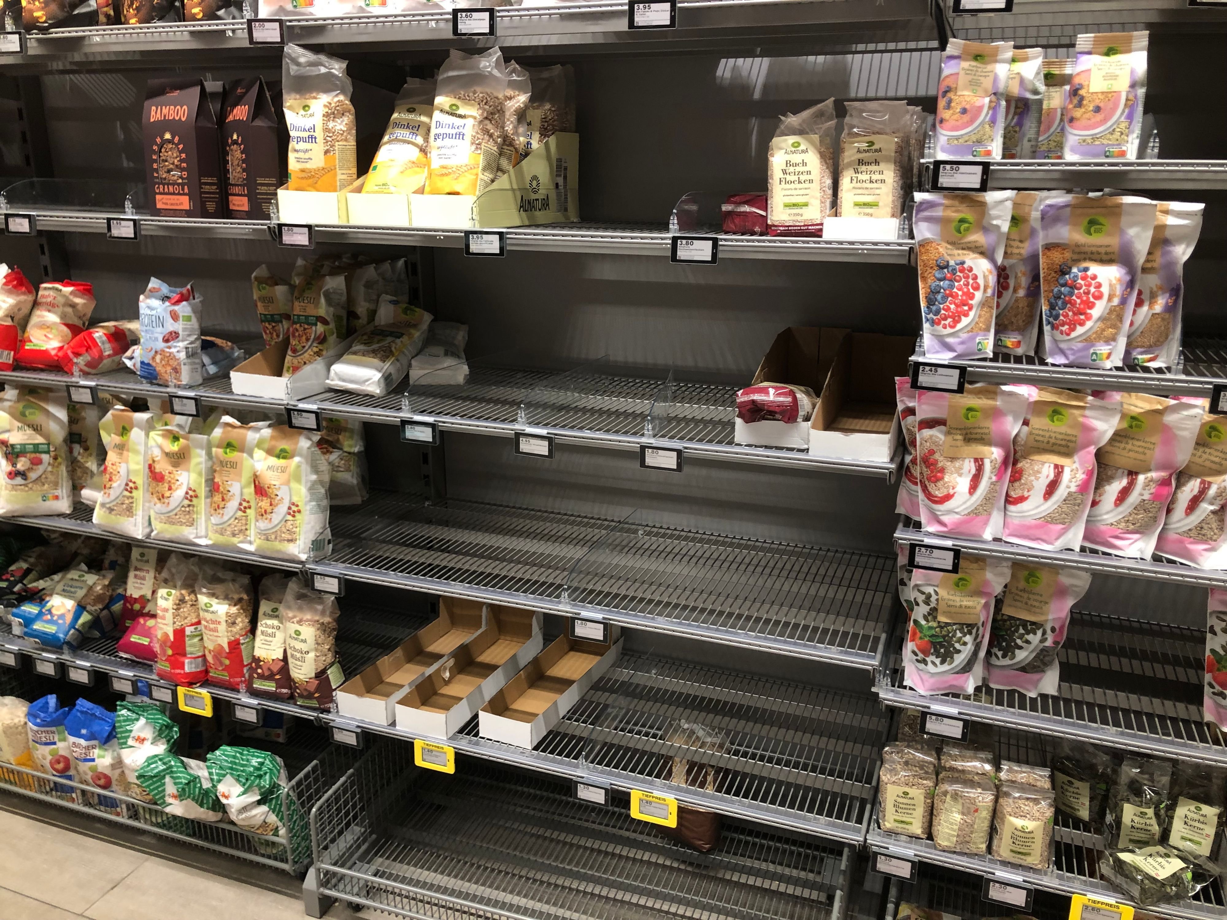 Noch-mehr-leere-Migros-Regale-Nach-der-Mayonnaise-Malaise-kommt-es-jetzt-zum-Flocken-Frust