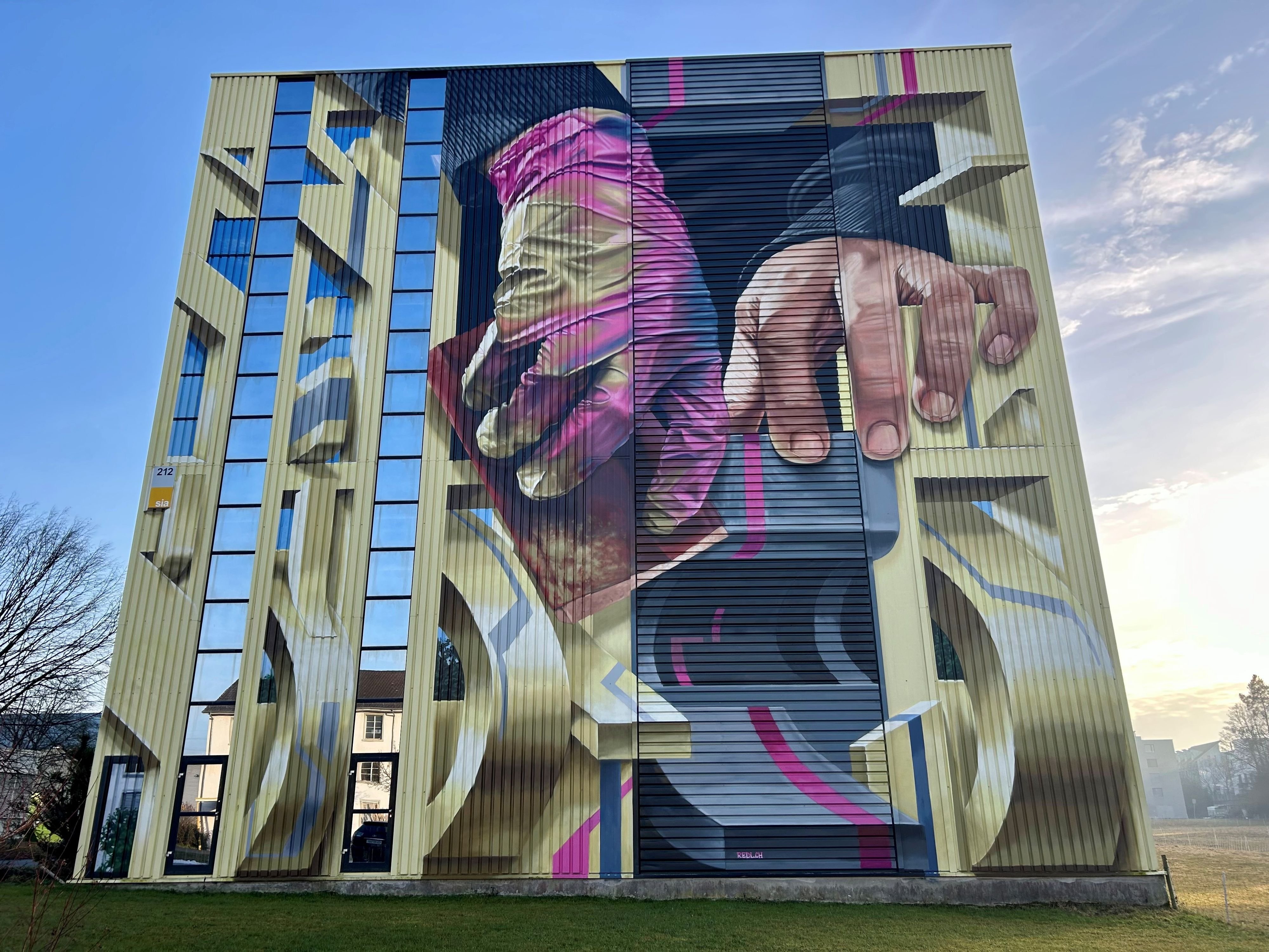 frauenfelder-wandgem-lde-als-sch-nstes-der-welt-nominiert-sofalesung-mit-olga-lakritz-in-st-gallen-theater-konstanz-erinnert-an-opfer-des-naziregimes