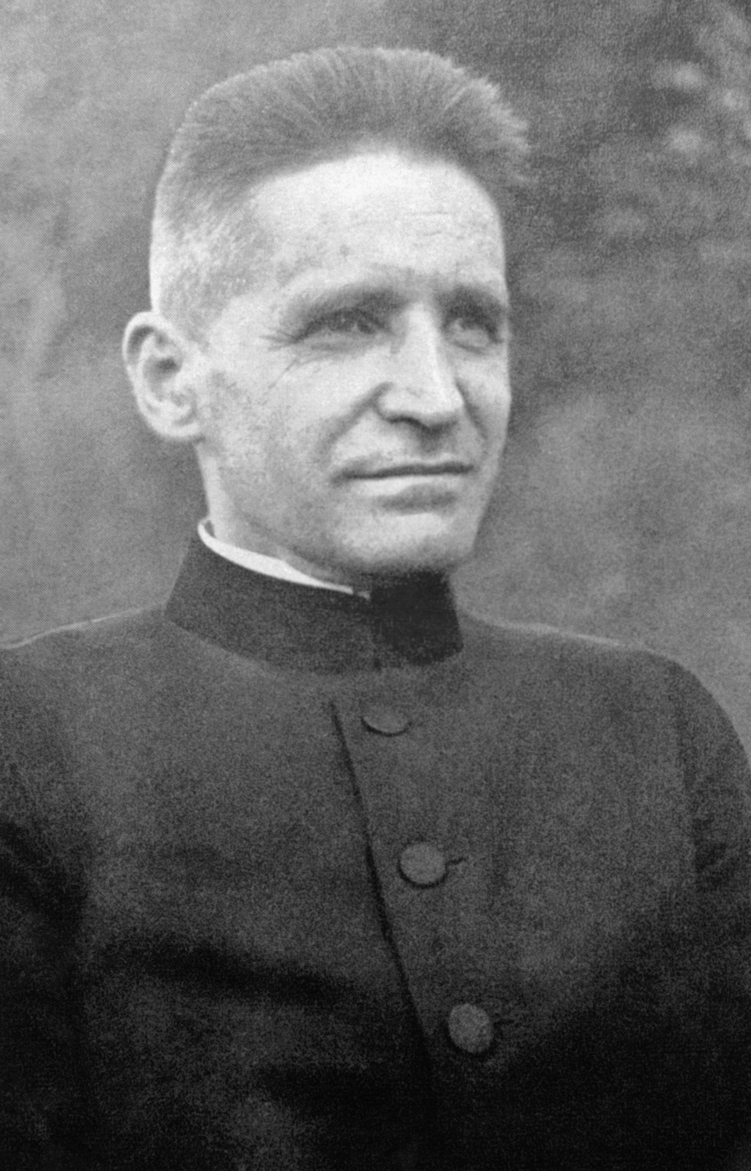 widerstand-von-der-kanzel-ein-pater-gegen-ideologie-angst-und-anpassung