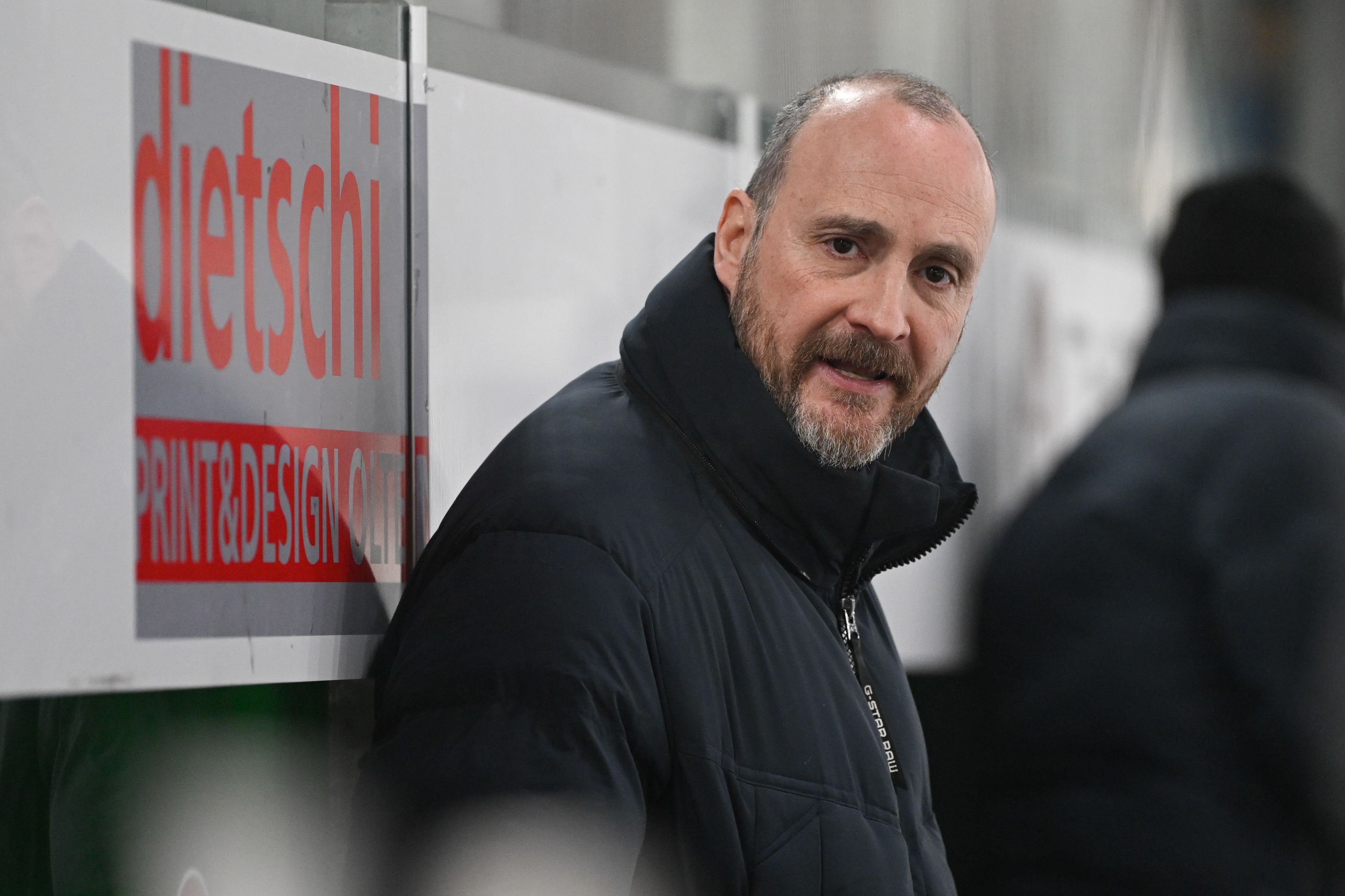 Trotz-Trainer-Erdbeben-in-der-National-League-Christian-Wohlwend-bleibt-beim-EHC-Olten