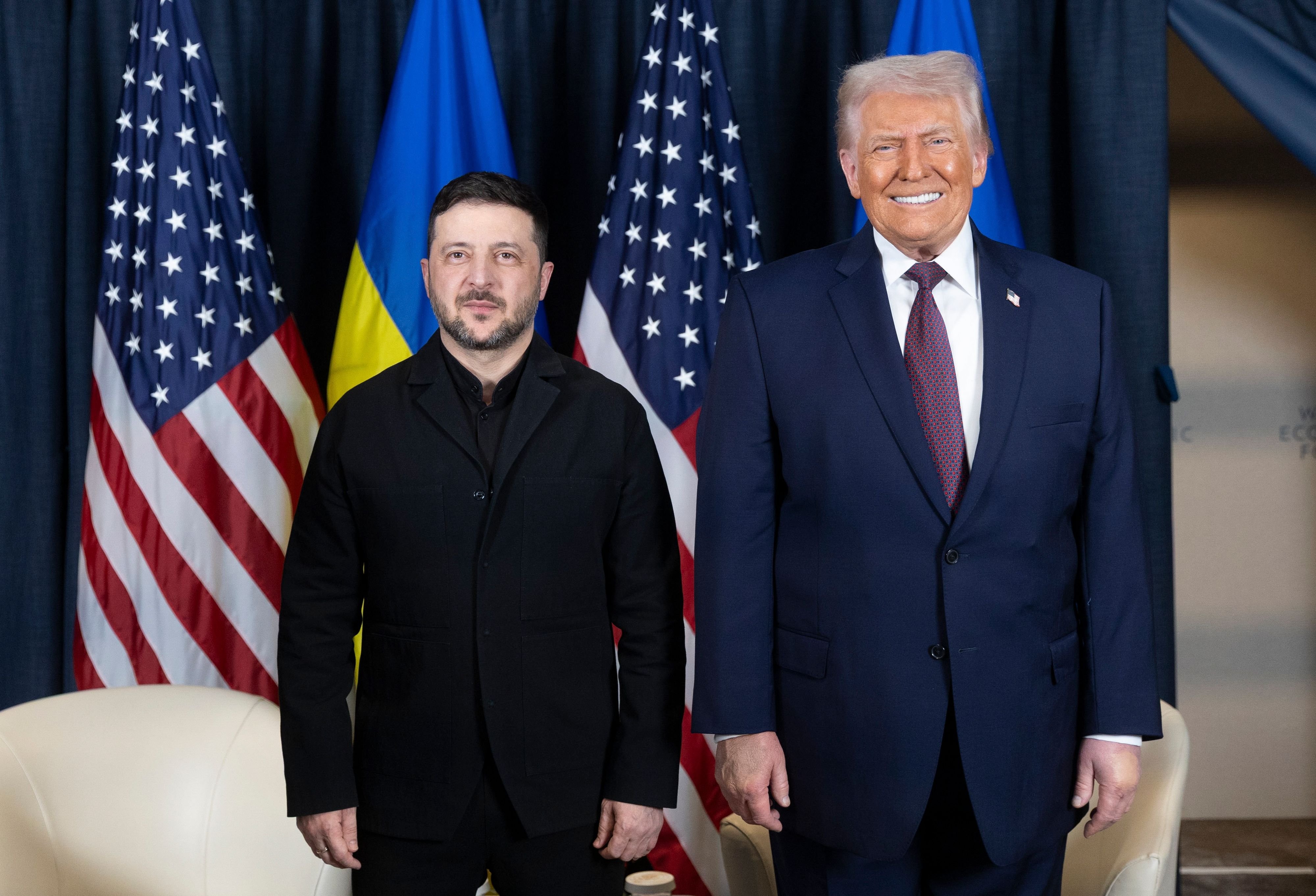 Pl-tzlich-fragt-Selenski-den-WEF-Chef-War-es-nicht-interessant-mit-mir-