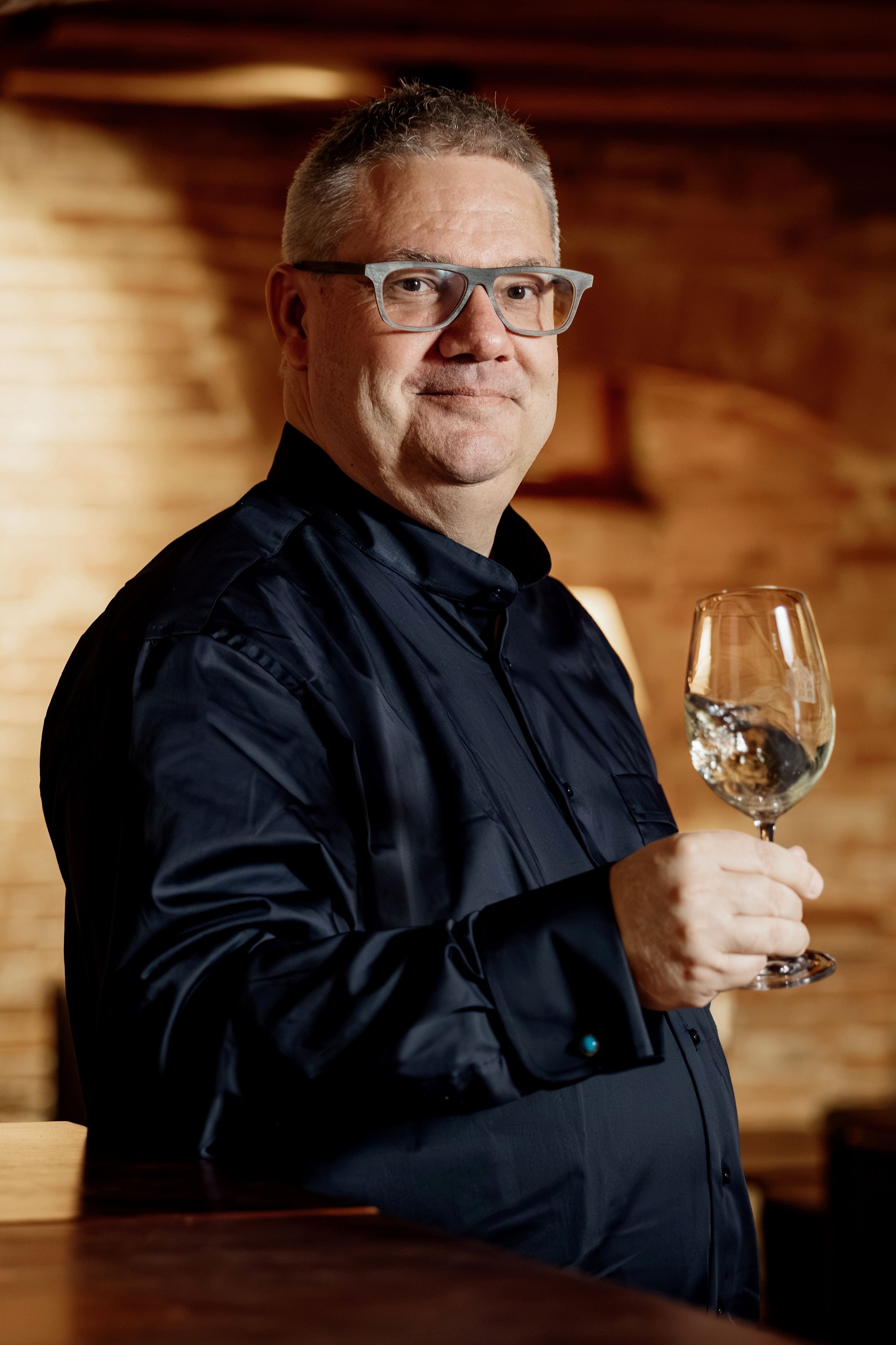 -der-klimawandel-hat-einen-positiven-effekt-auf-die-qualit-t-der-weine-schweizer-weinpapst-philipp-schwander-weiss-warum