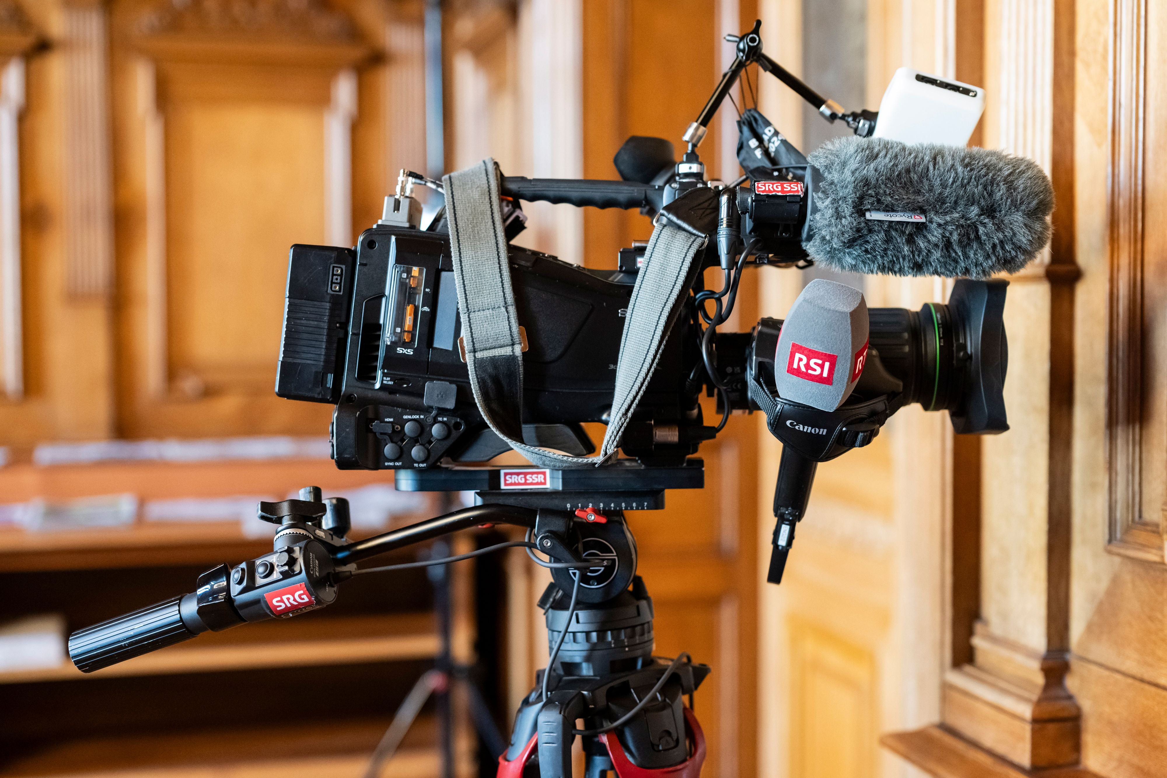 Talk-Show-zur-Halbierungsinitiative-im-St-Galler-Palace-Vorarlberger-Autorin-f-r-Buchcoverpreis-nominiert-Frankophones-Wochenende-im-Appenzell